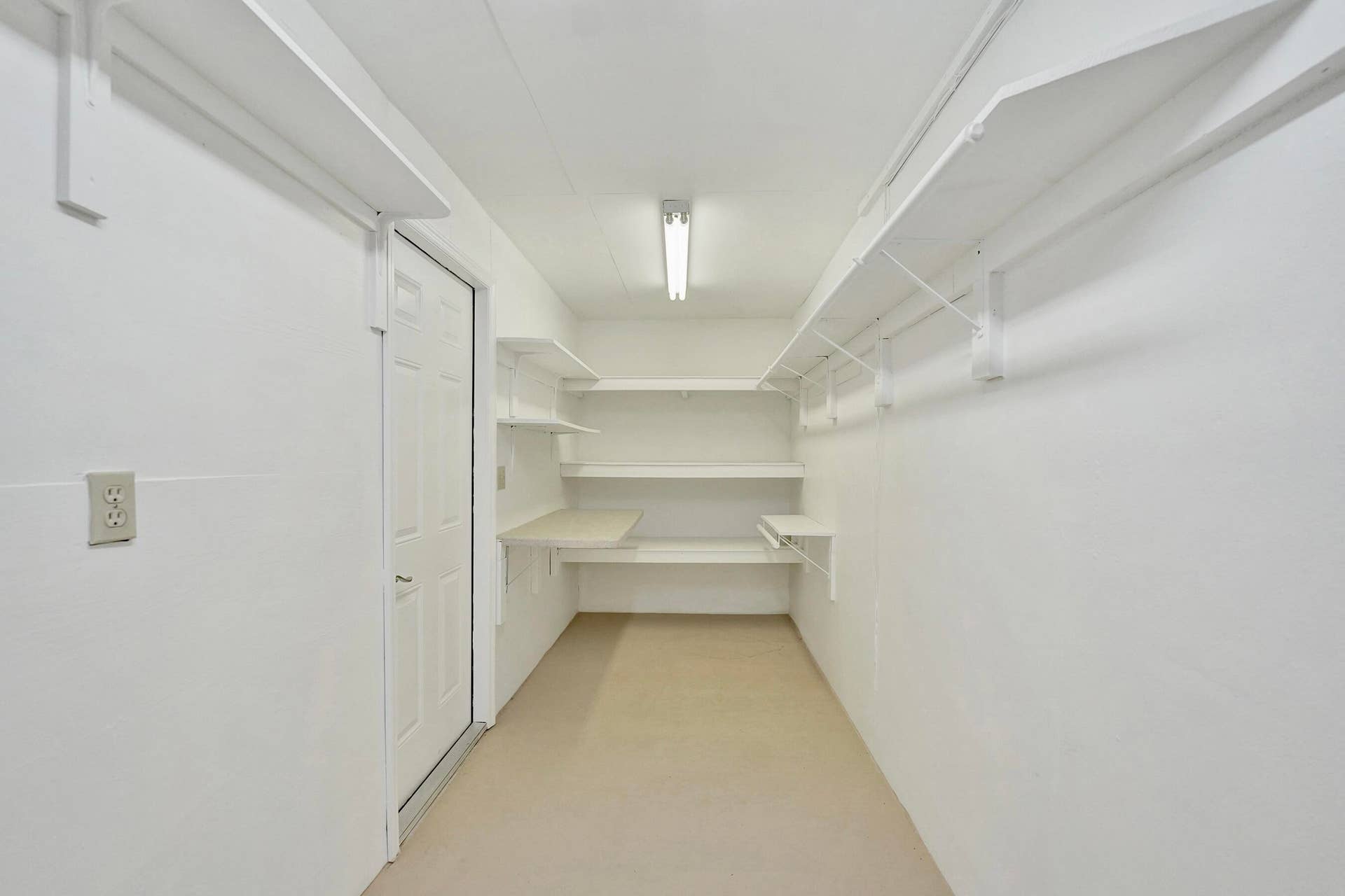 5081 SW 29TH Way, Dania Beach, FL 33312 Pantry