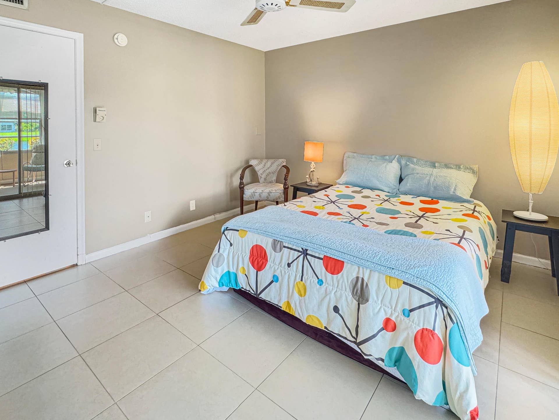 1013 HARWOOD C, #1013, Deerfield Beach, FL 33442 Neutral-toned walls complement the light tile flooring