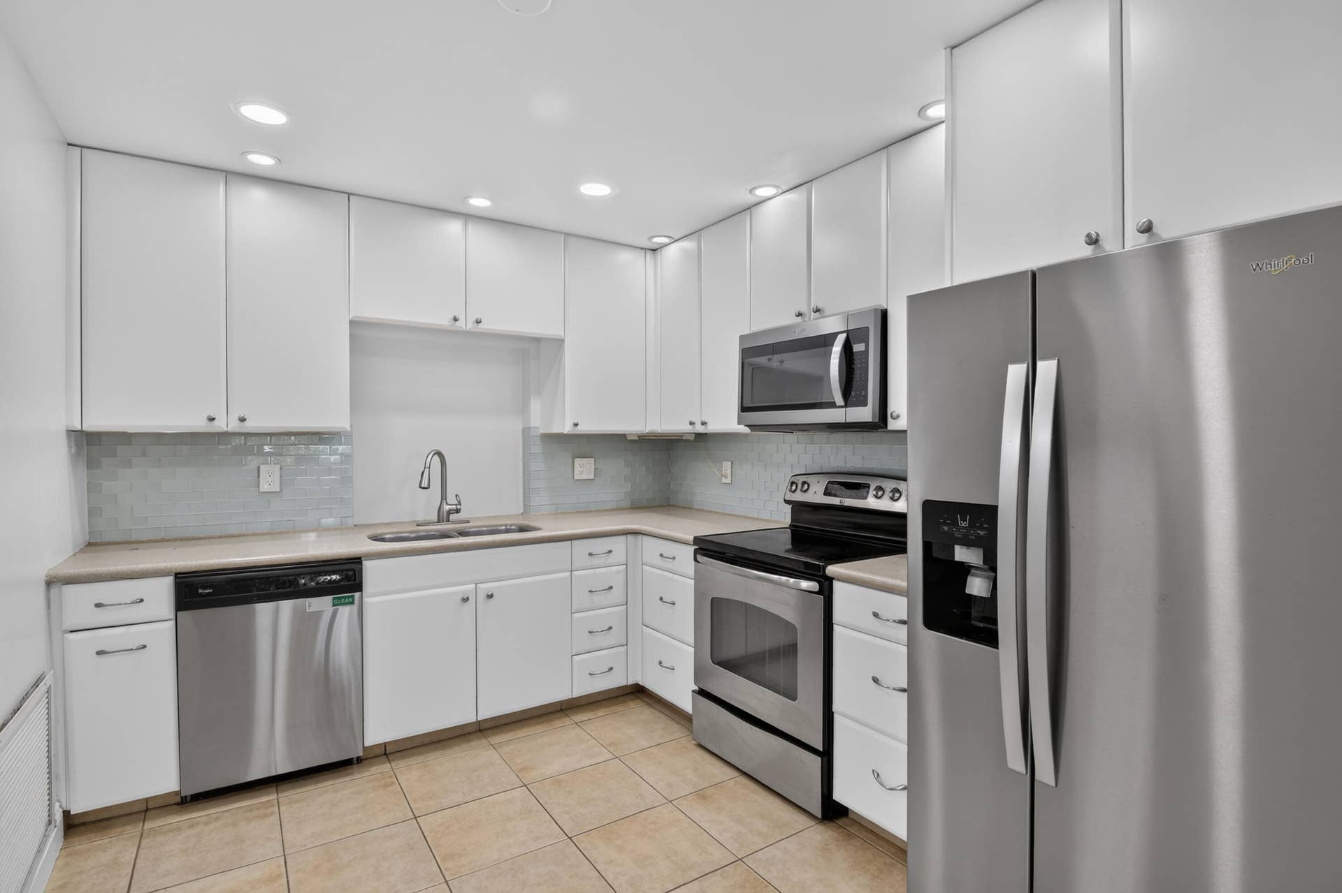 3400 NE 5th Avenue, Boca Raton, FL 33431 19-3400-NE-5th-Ave-19