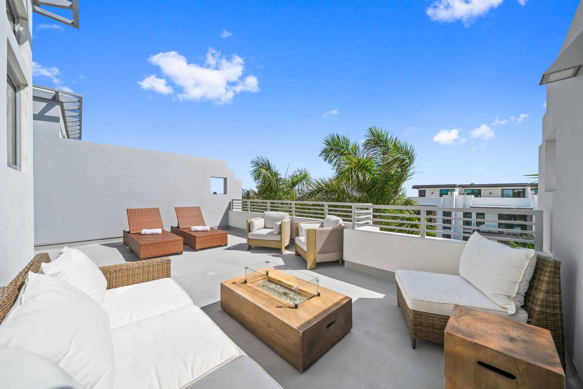 705 BRINY Avenue, Pompano Beach, FL 33062 33-web-or-mls-A7R05473 copy