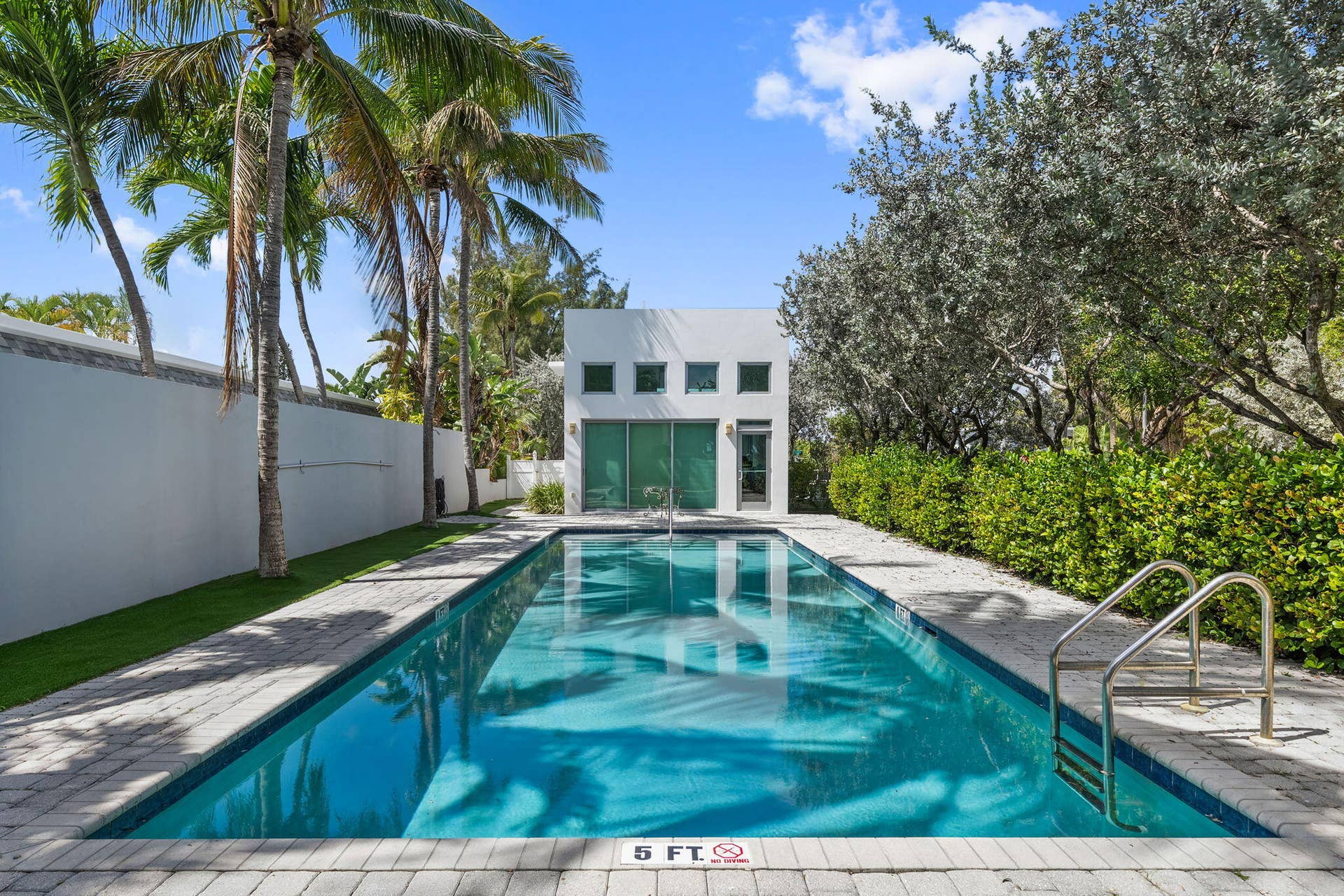 705 BRINY Avenue, Pompano Beach, FL 33062 Community Pool