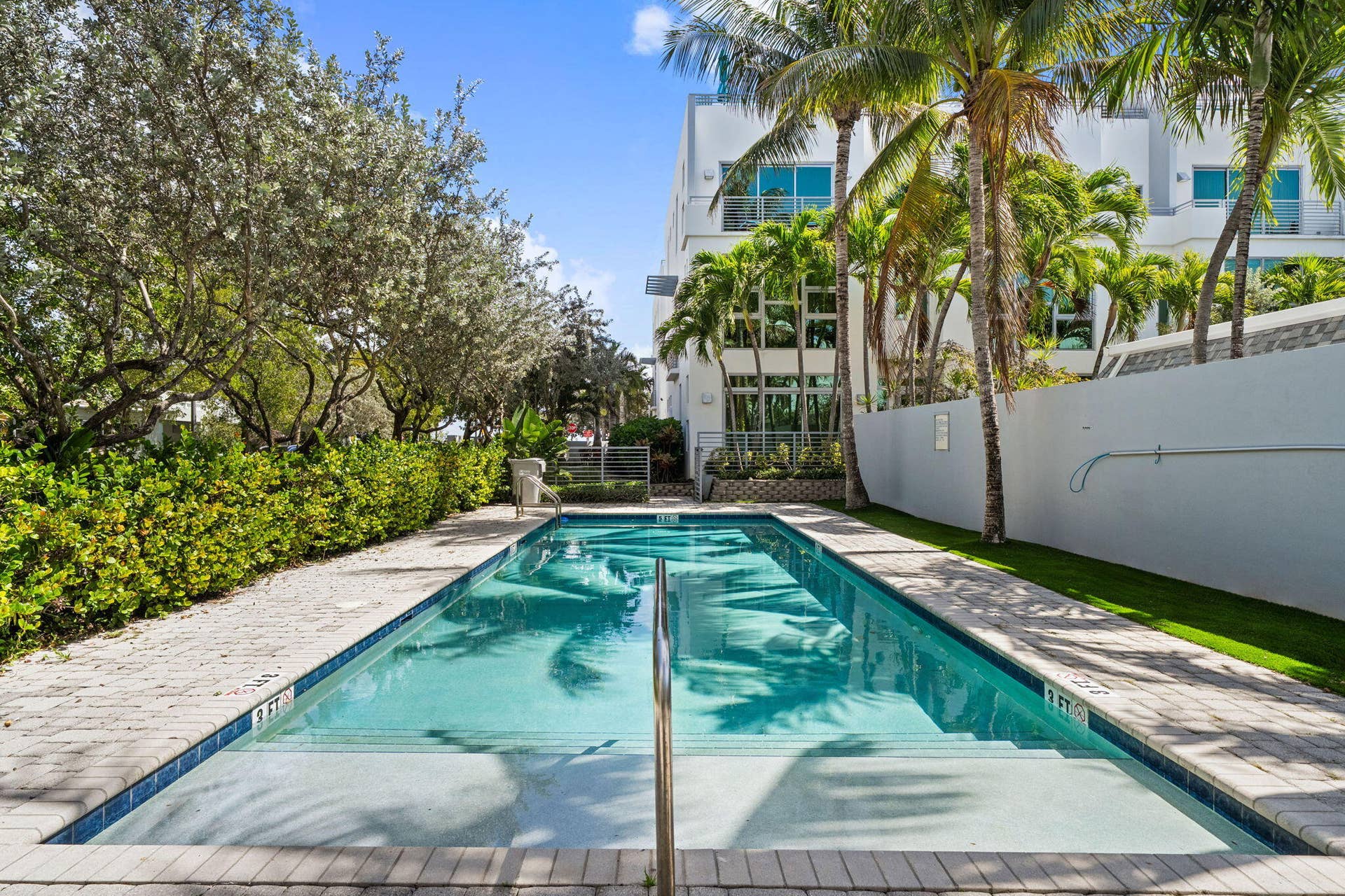 705 BRINY Avenue, Pompano Beach, FL 33062 Community Pool