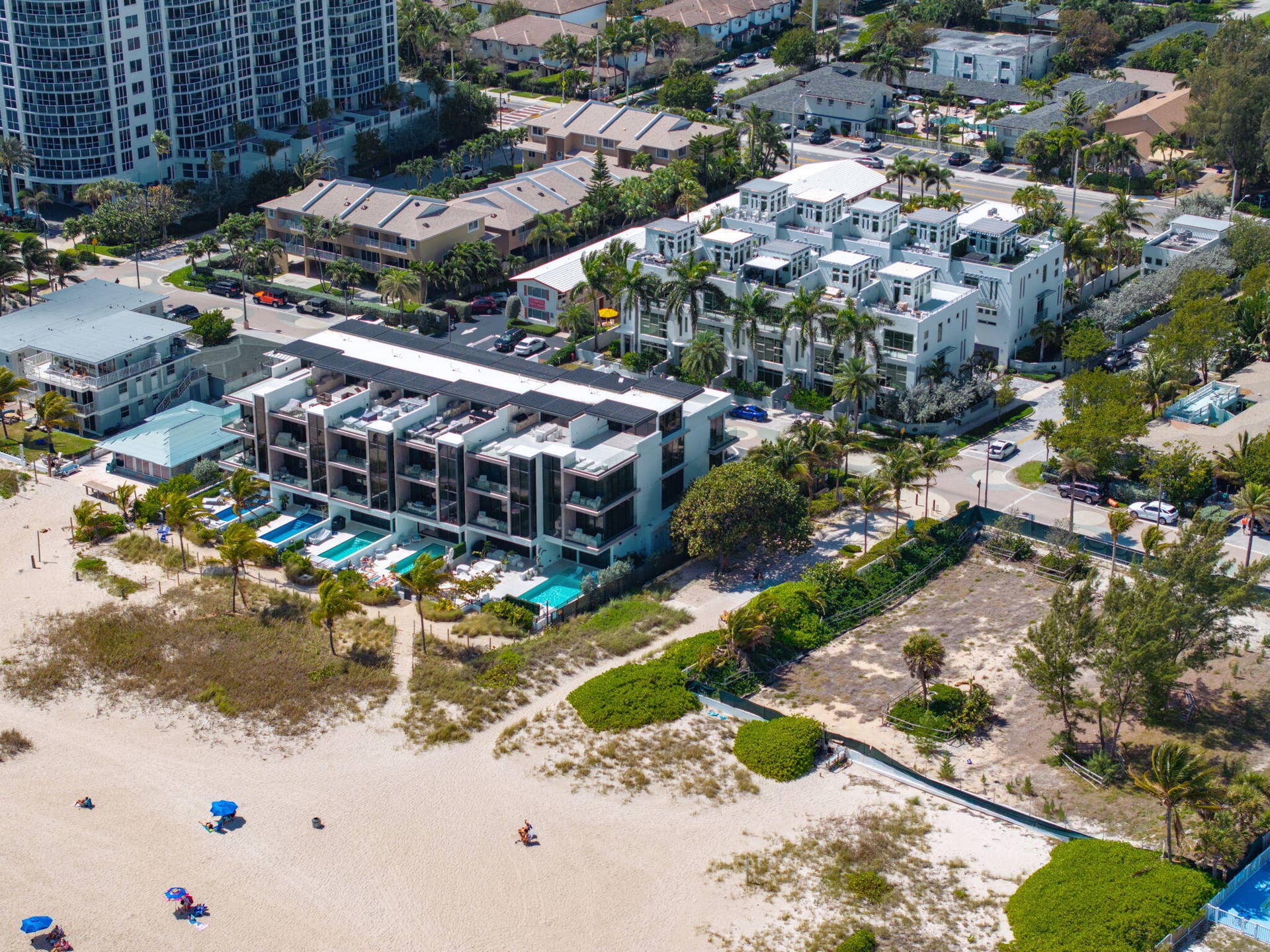 705 BRINY Avenue, Pompano Beach, FL 33062 79-web-or-mls-DJI_20260307120853_0098_D