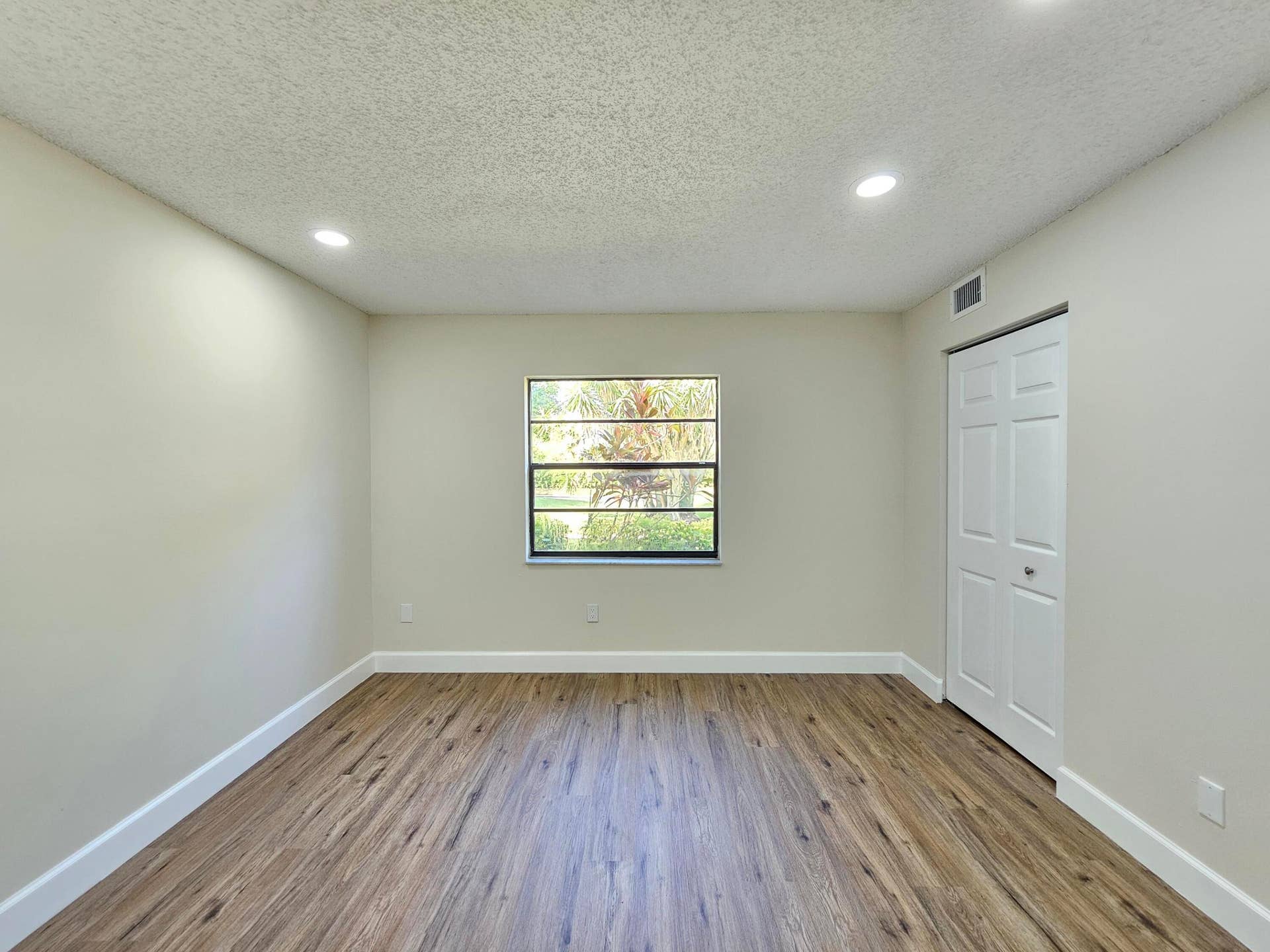 Bedroom 2 (1)