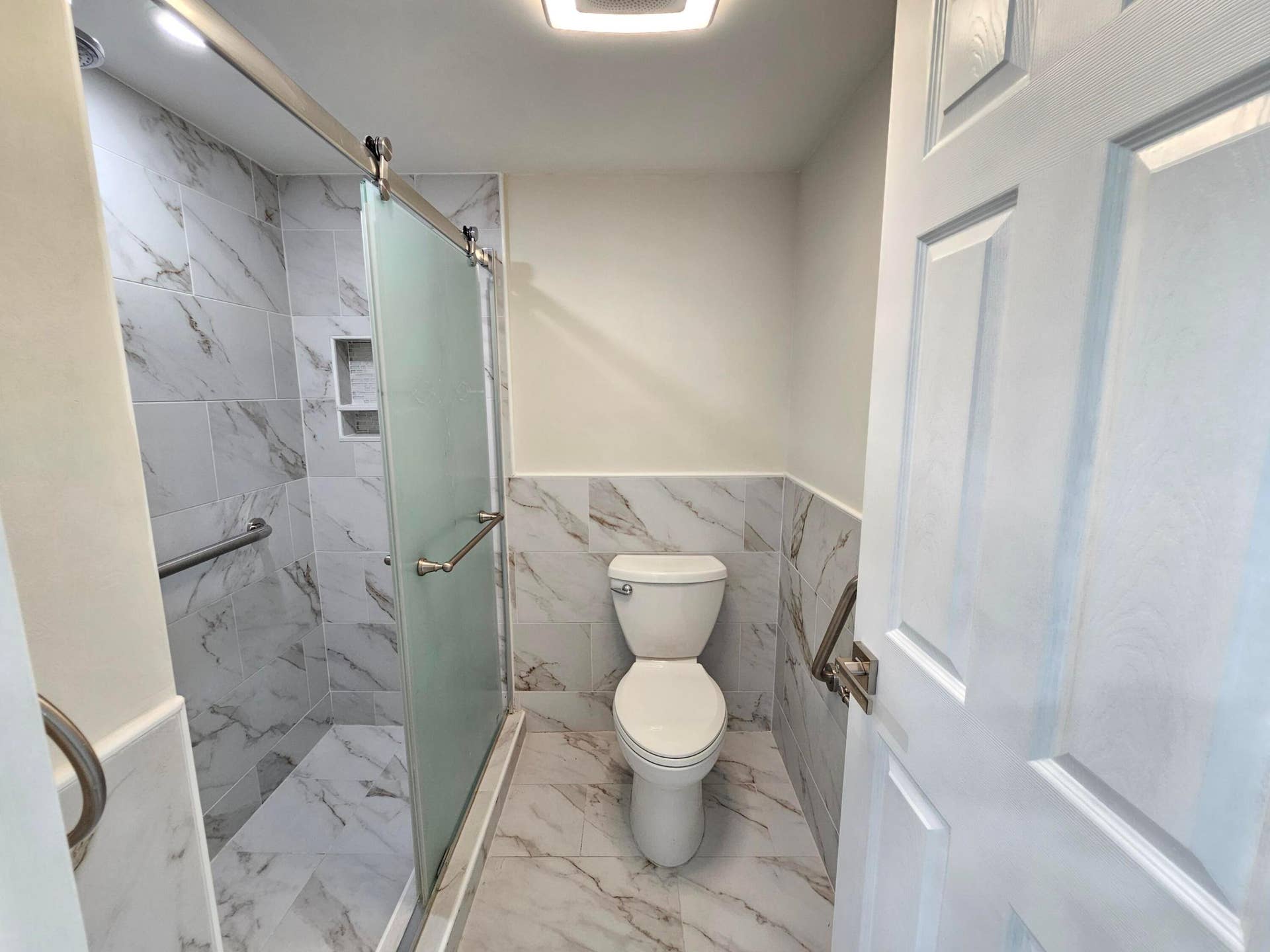 Bathroom 1 (2)