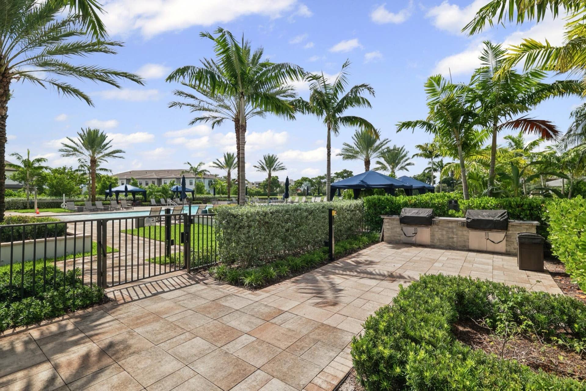 4488 E Appleton Cir -43