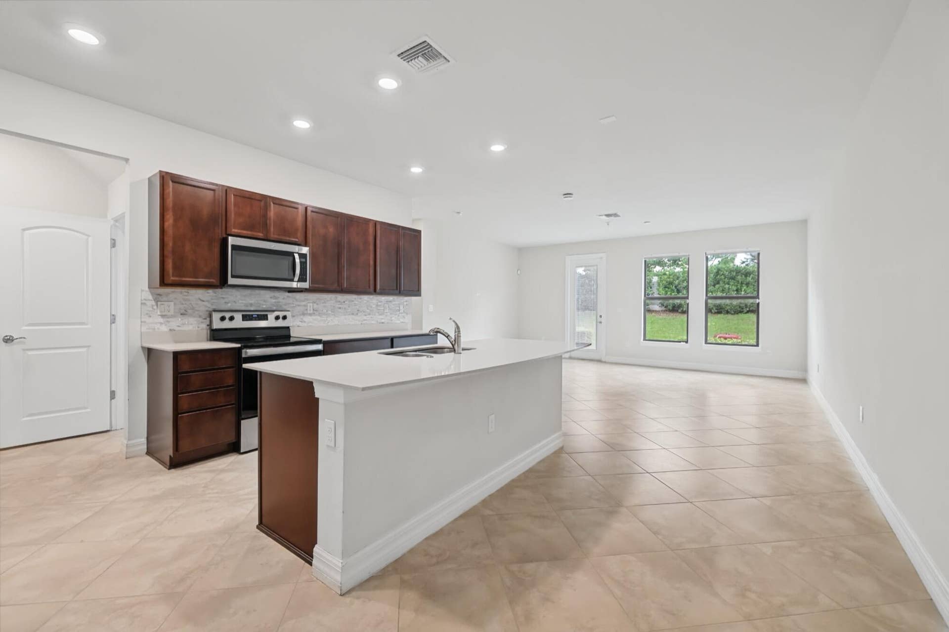 4488 E Appleton Cir -5
