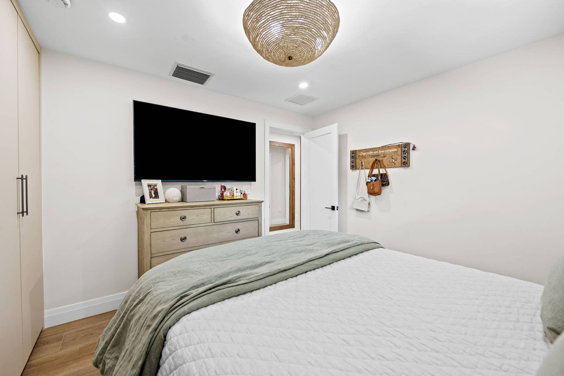 2648 NE 34TH Street, Fort Lauderdale, FL 33306 26-web-or-mls-DSC_7105