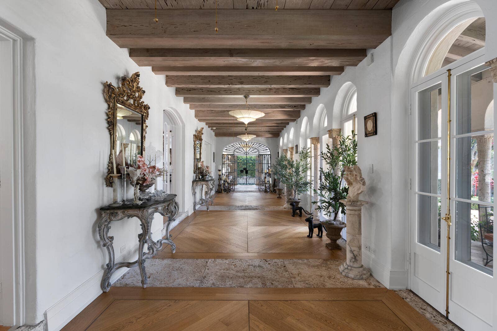 111 Via Del Lago, Palm Beach, FL 33480 8-Entry
