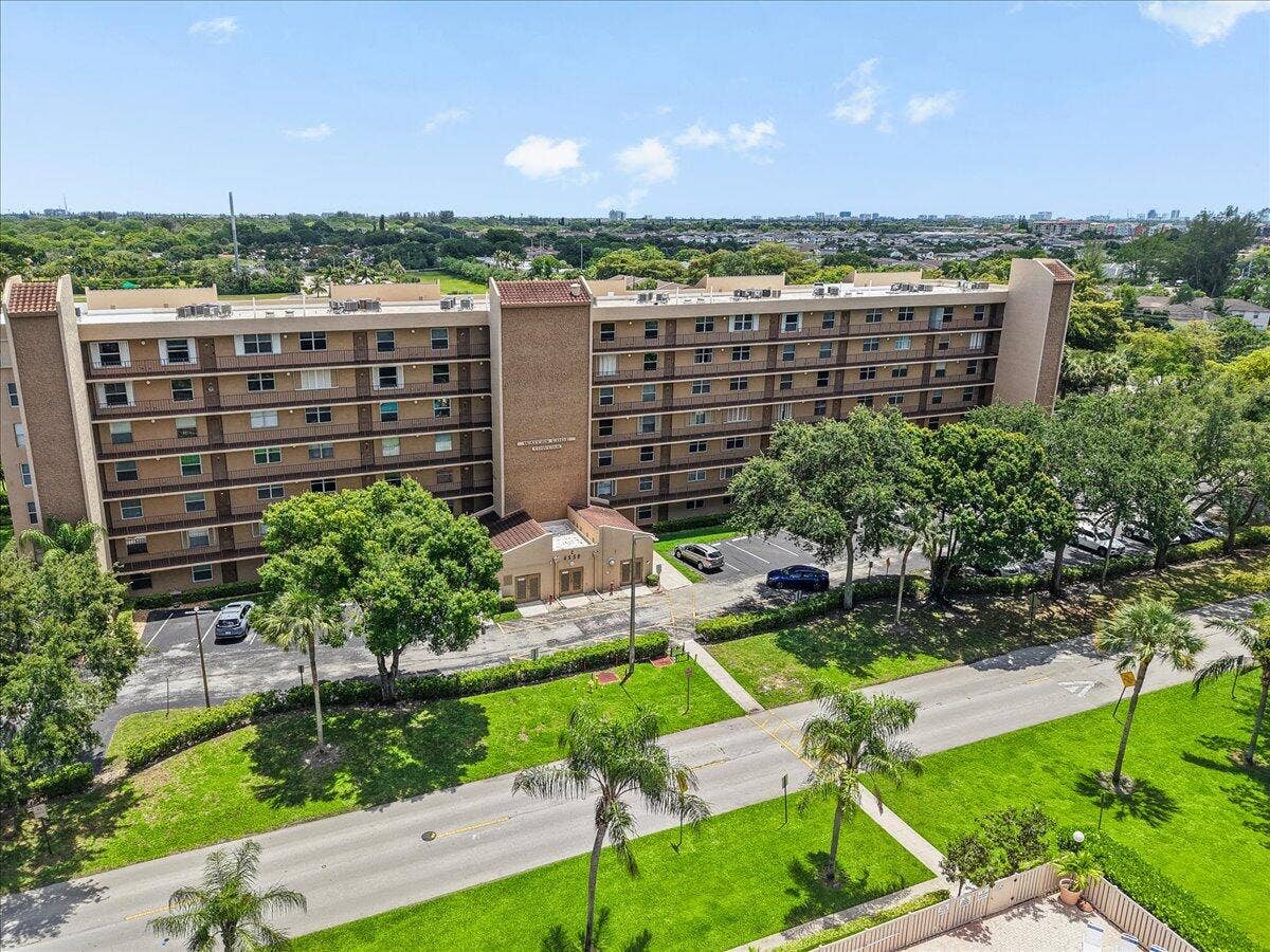 4550 NW 18TH Avenue, #406, Deerfield Beach, Deerfield Beach, FL 33064 29-DJI_20260514125335_0036_D