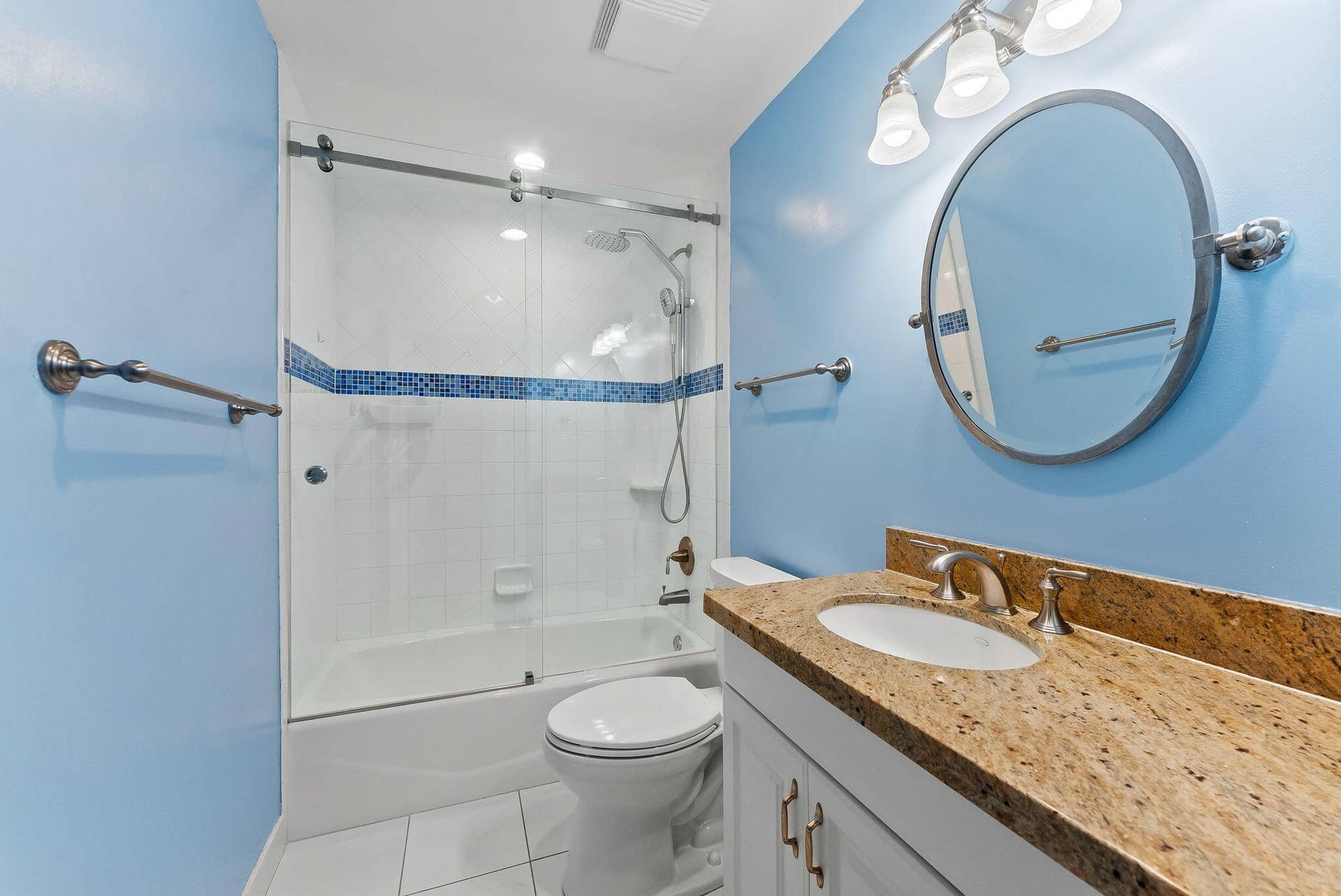815 Middle River Drive, #202, Fort Lauderdale, FL 33304 Primary Bath