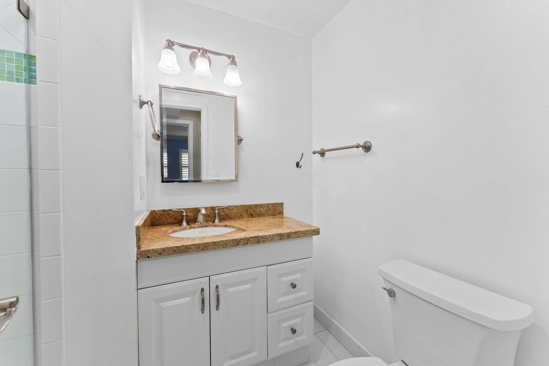 815 Middle River Drive, #202, Fort Lauderdale, FL 33304 Second Bath 1