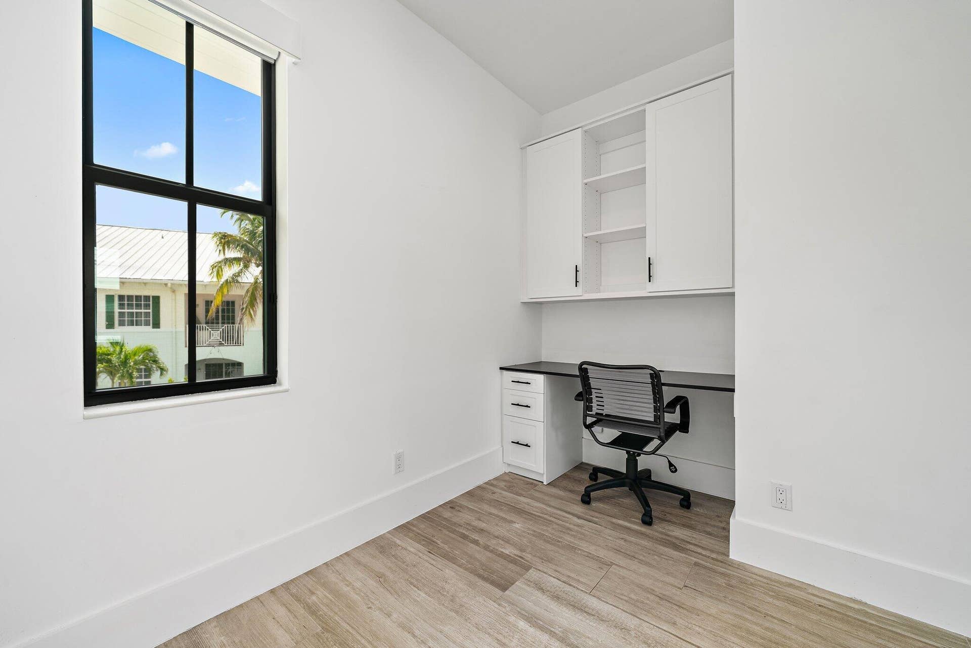 481 OCEAN RIDGE Way, Juno Beach, FL 33408 Built in desk in 2nd Level Bedroom
