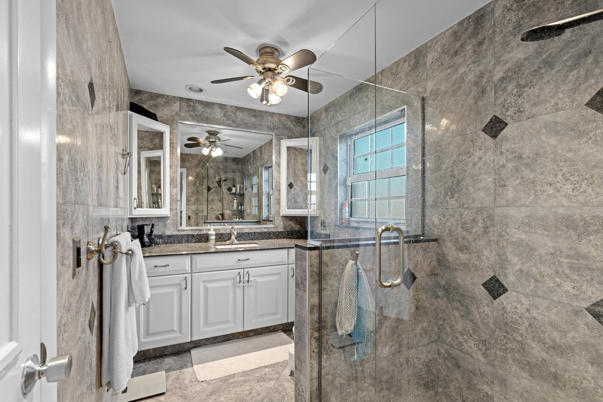 4456 Nicole Circle, Jupiter, FL 33469 Primary Bath