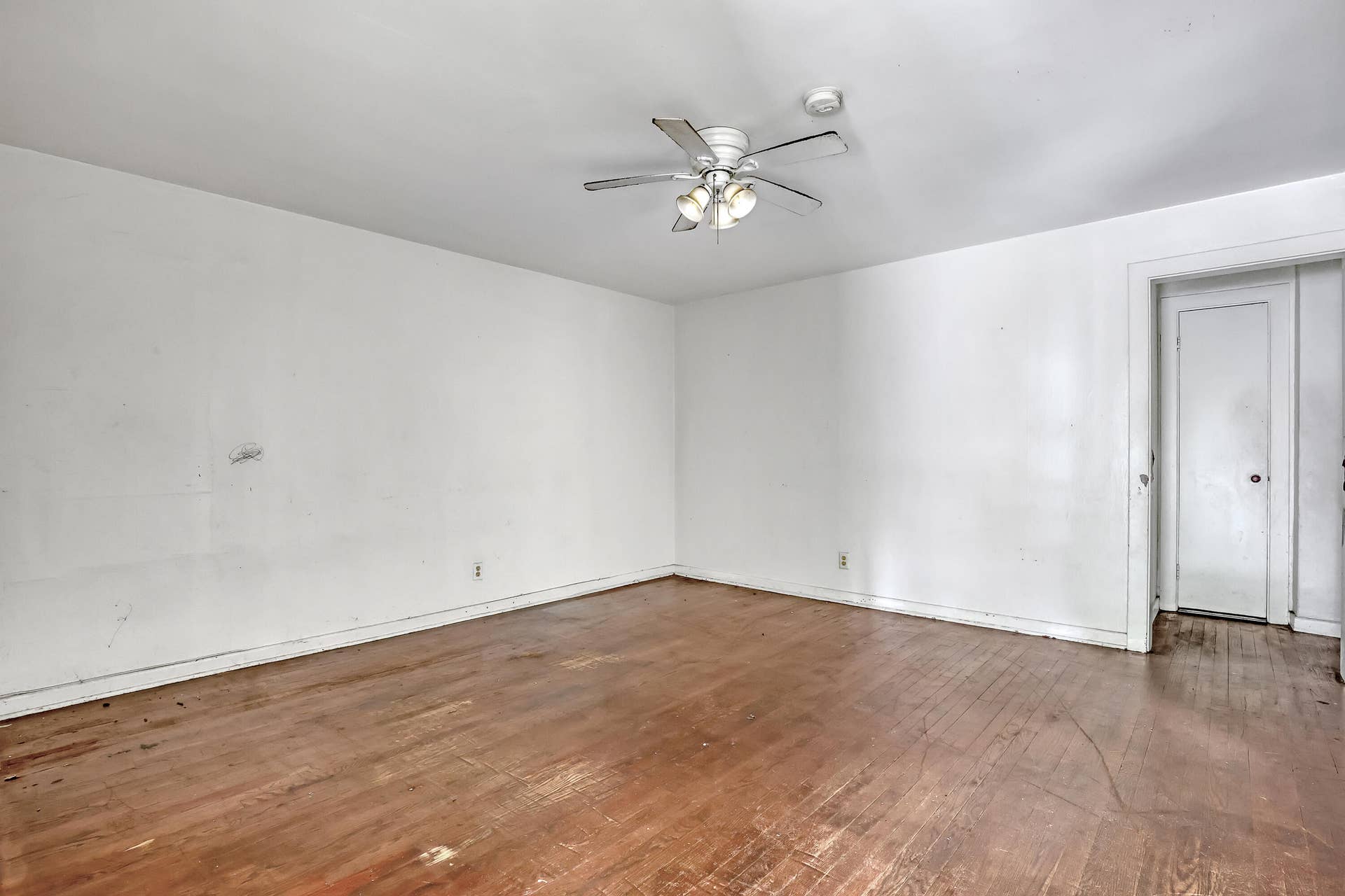5014 SPRUCE Avenue, West Palm Beach, FL 33407 Front Unit Living