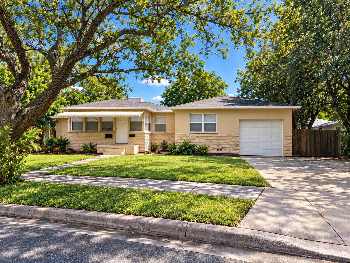 5014 SPRUCE Avenue, West Palm Beach, FL 33407 Front
