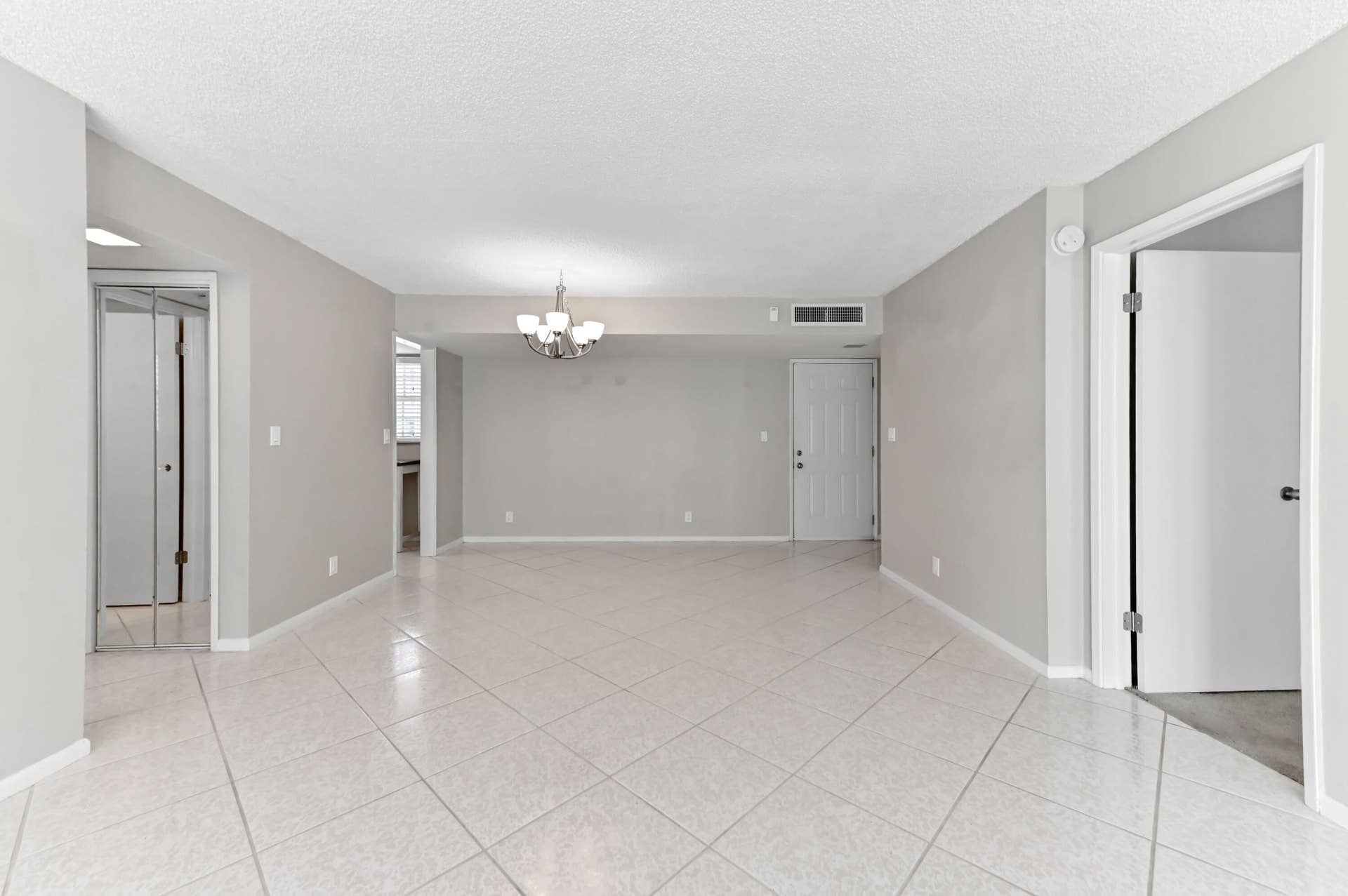 09 living room 01