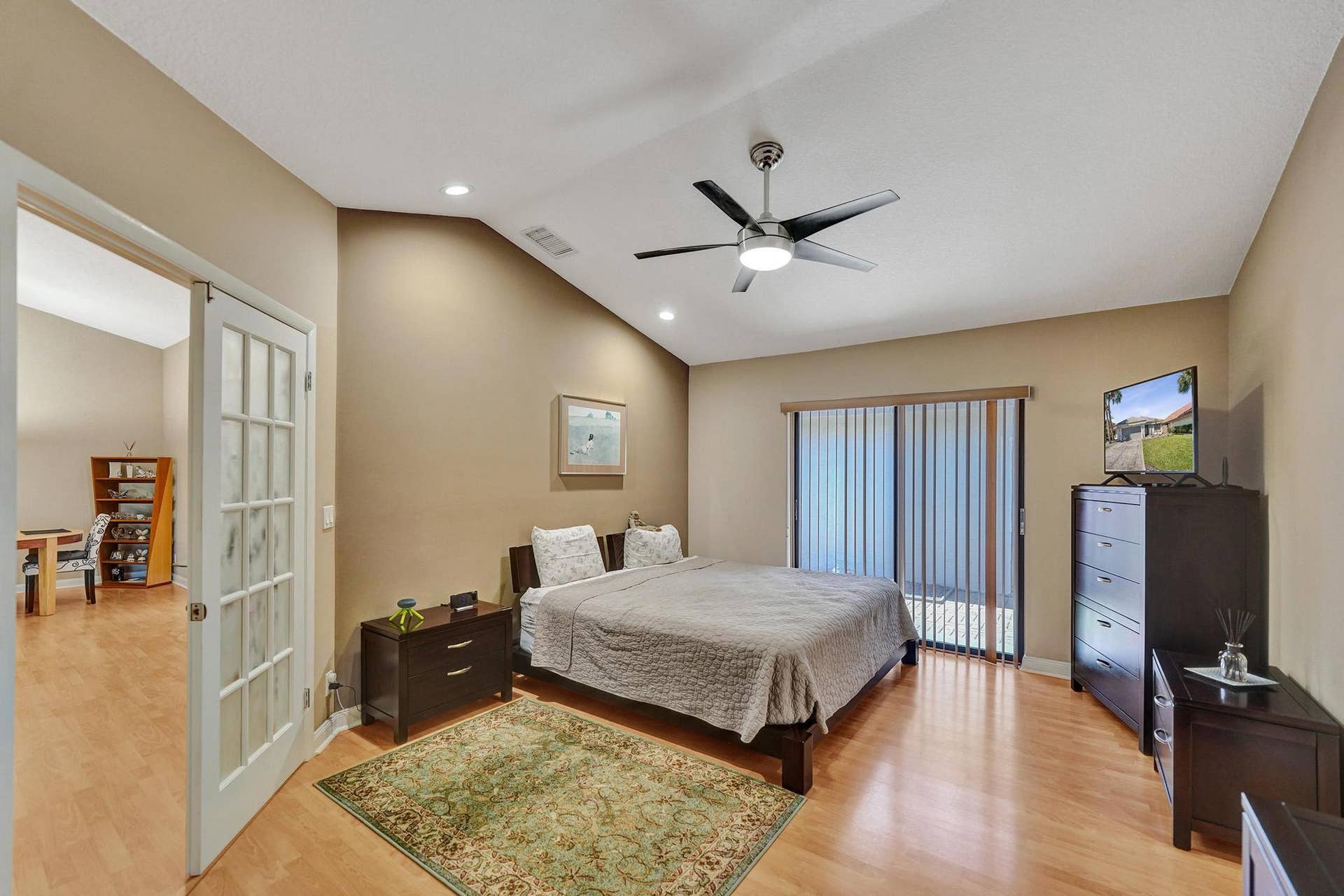 9355 NW 18TH Drive, Plantation, FL 33322 Spacious primary bedroom