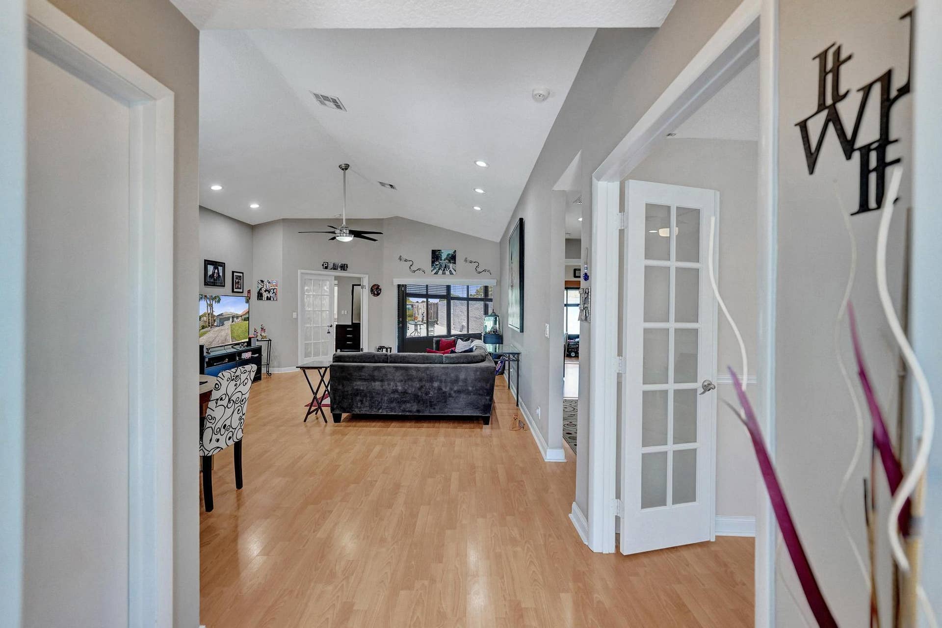 9355 NW 18TH Drive, Plantation, FL 33322 Foyer