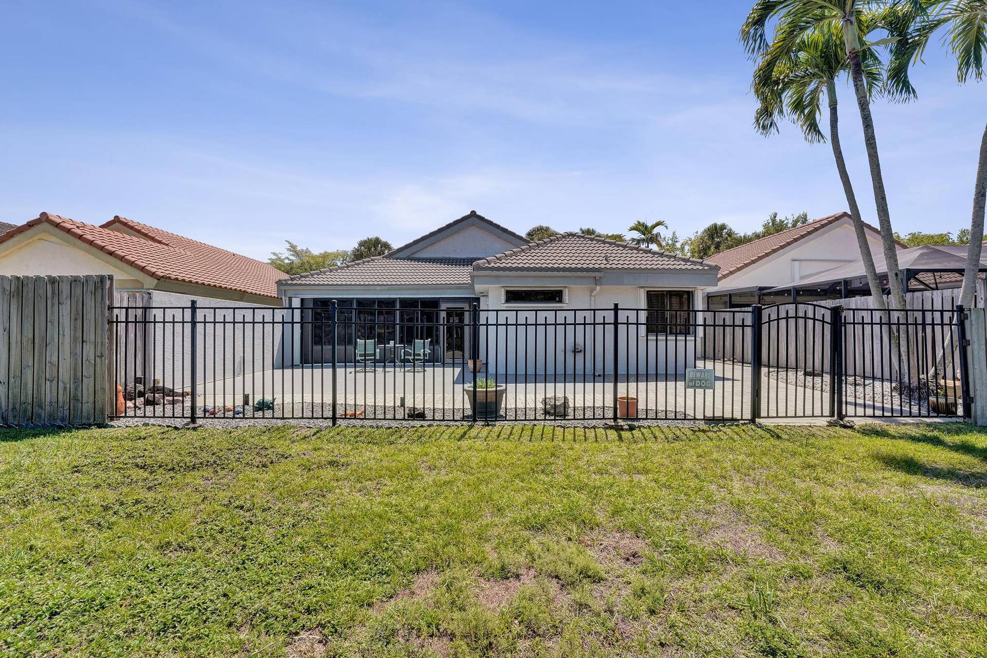 9355 NW 18TH Drive, Plantation, FL 33322 Back of home