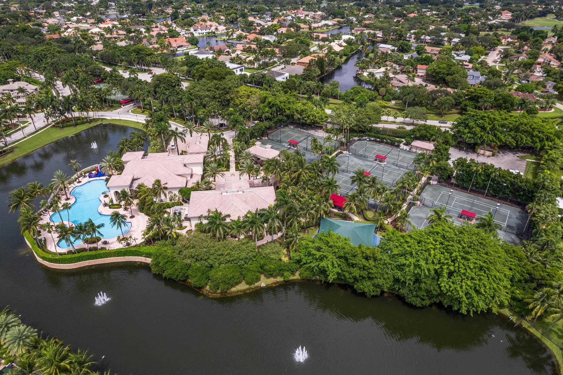 10241 KEY PLUM Street, Plantation, FL 33324 THE SPECTACULAR HAWKS LANDING CLUB EXCLUSIVELY FOR HAWKS LANDING RESIDENTS AND THEIR GUESTS!
