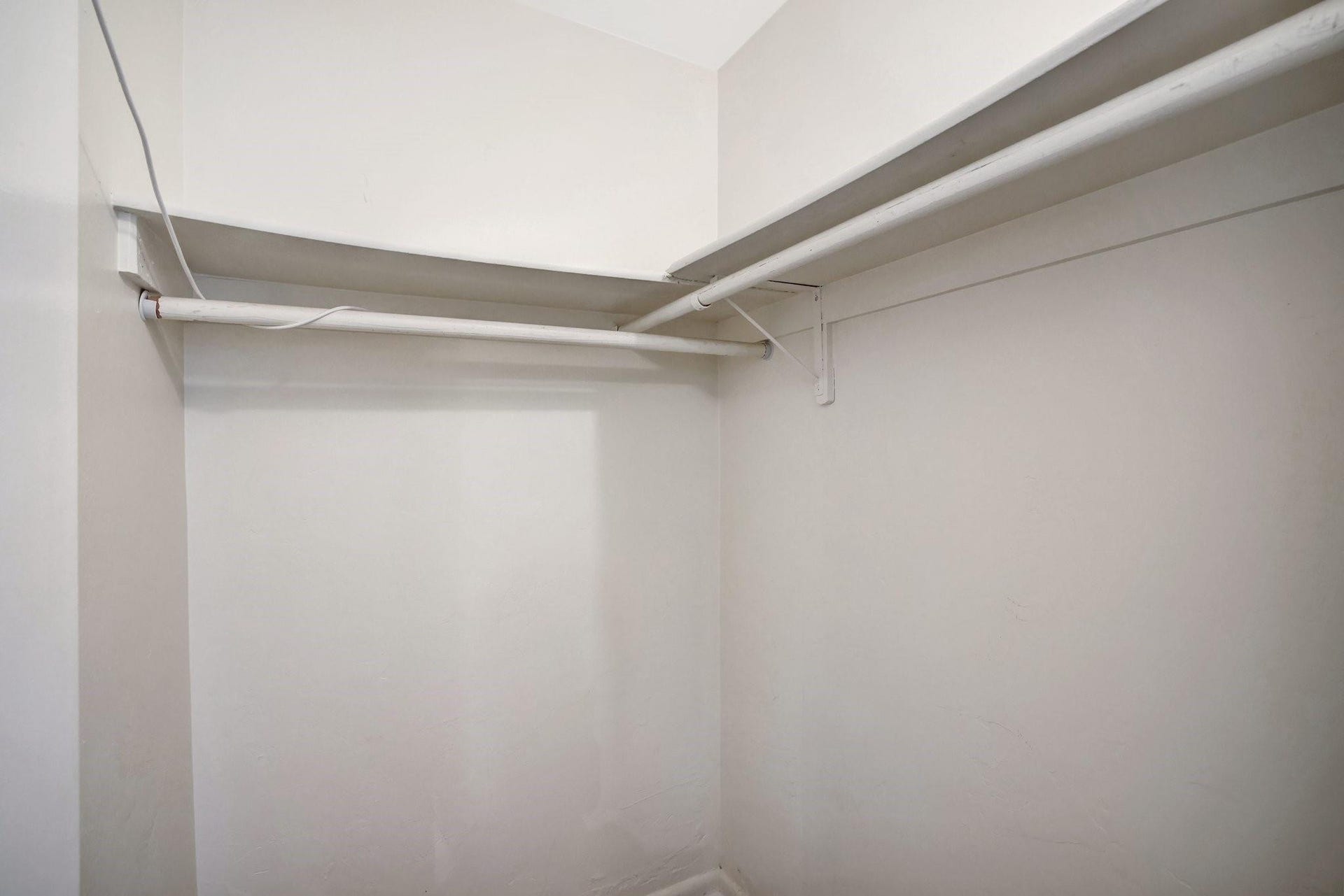 917 NE 16th Avenue, #7, Fort Lauderdale, FL 33304 2nd/Guest Bedroom Walk-in Closet