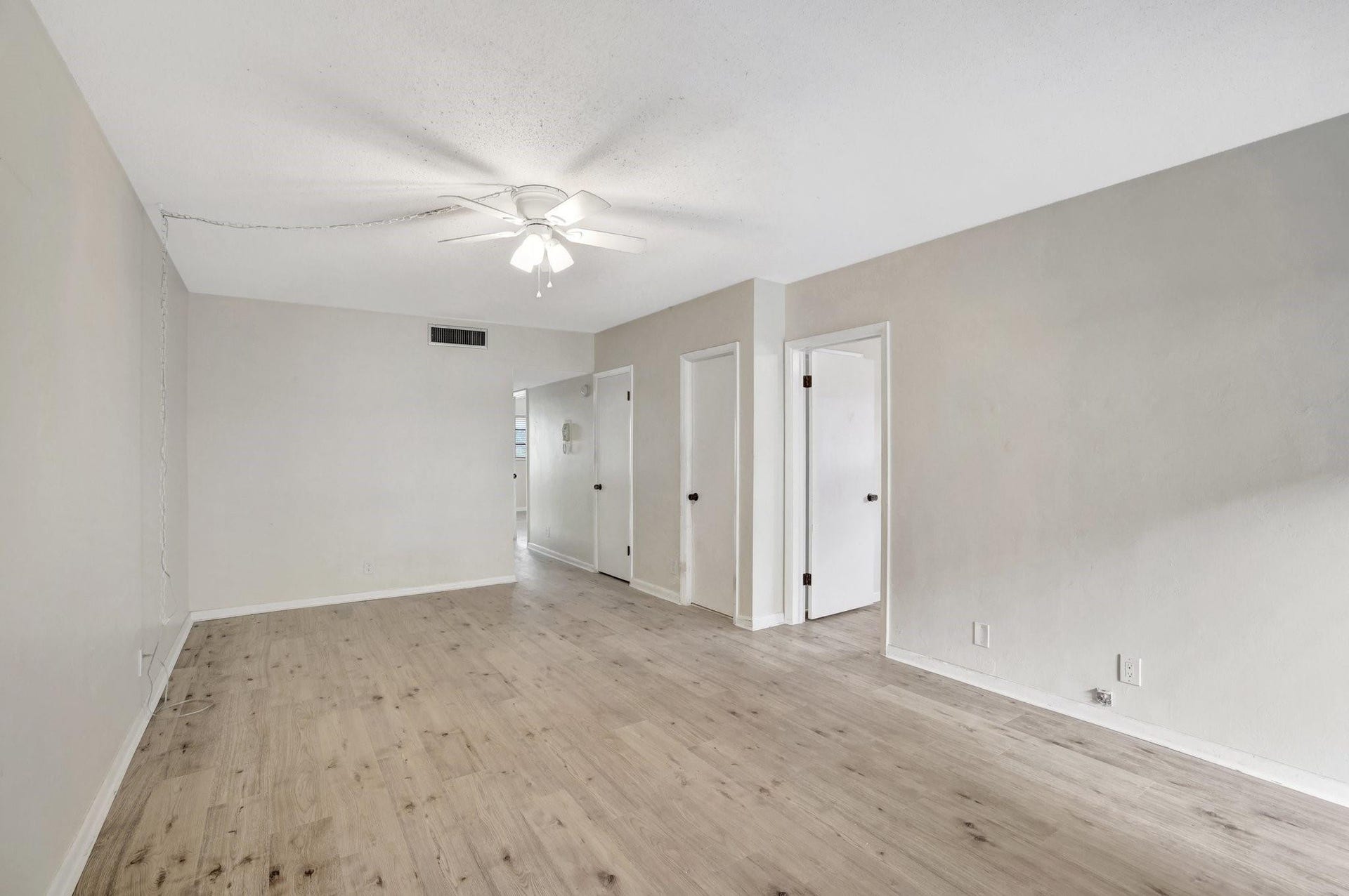917 NE 16th Avenue, #7, Fort Lauderdale, FL 33304 Living/Dining area