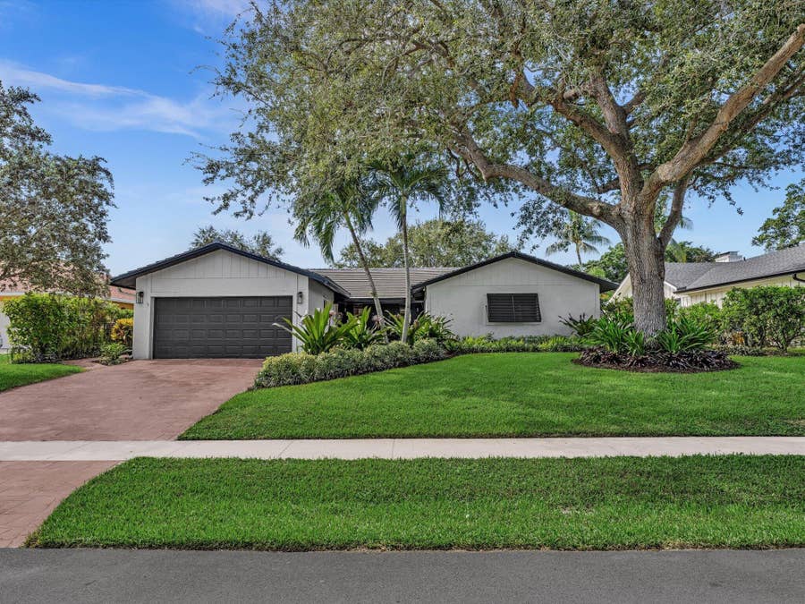 Property photo for 3264 Lakeview Drive, Delray Beach, FL