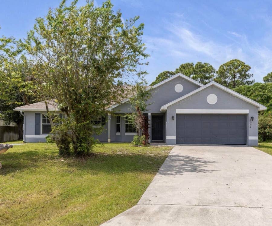 Property photo for 1098 SW SW Du Bois Avenue, Port St Lucie, FL