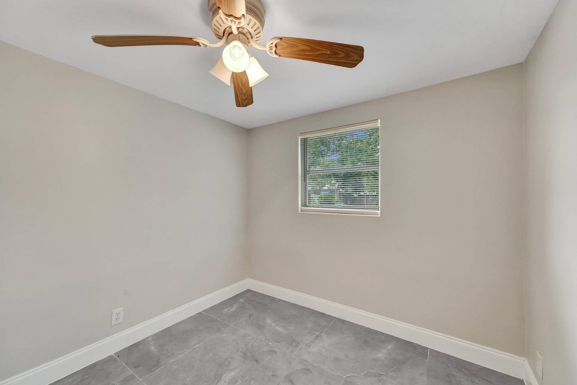 5073 SW 28th Avenue, Dania Beach, FL 33312 Photo Aug 28 2024, 2 38 46 PM