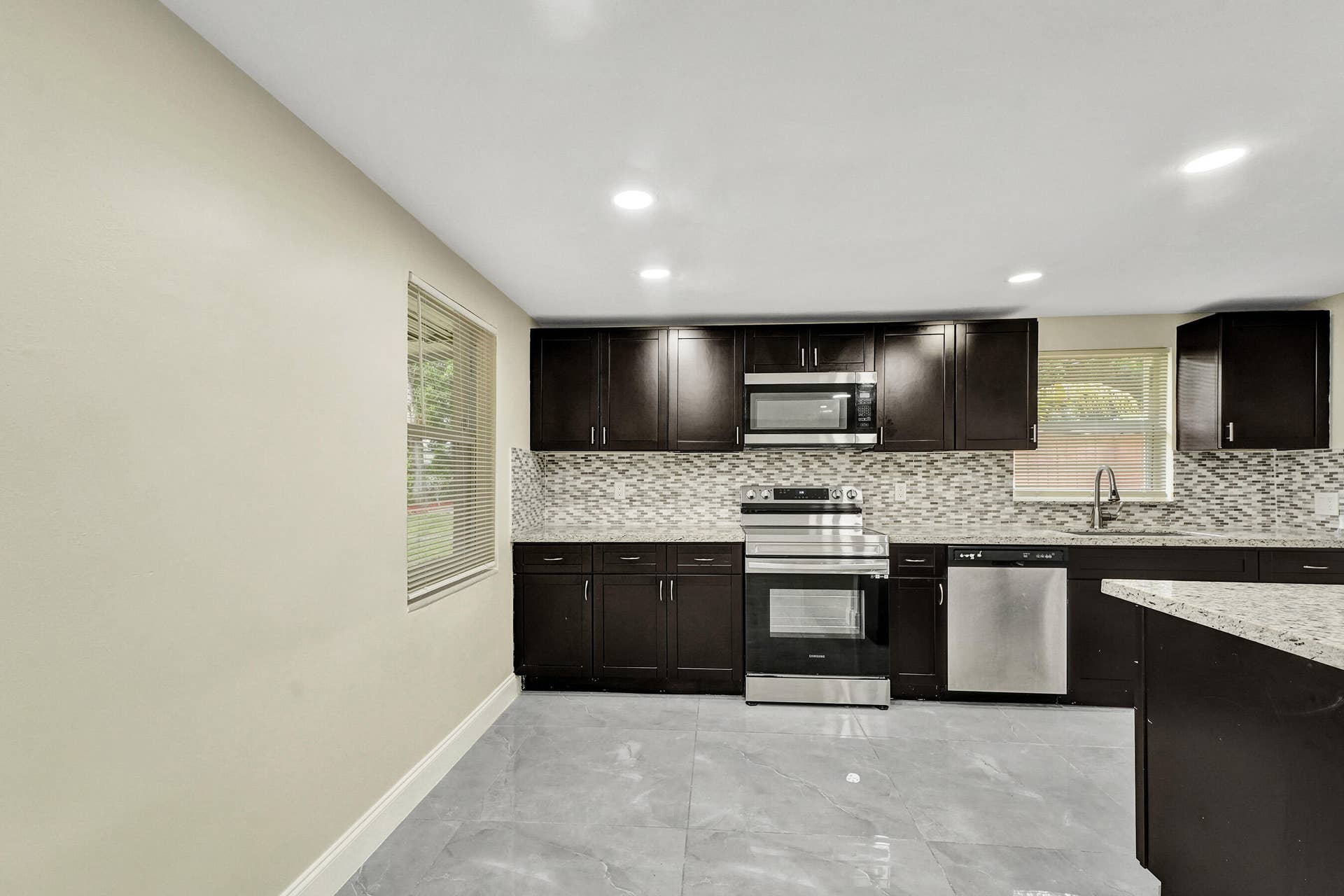 5073 SW 28th Avenue, Dania Beach, FL 33312 Photo Aug 28 2024, 2 36 21 PM