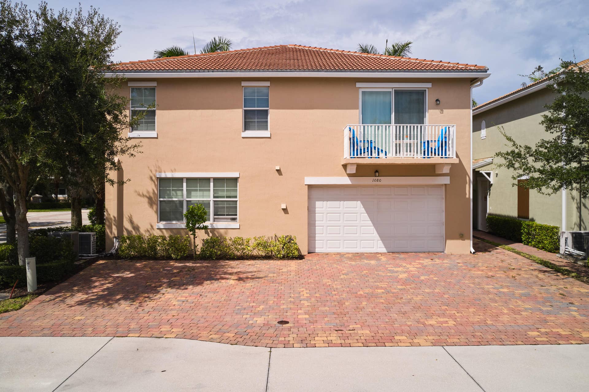 1080 Community Drive, Jupiter, Jupiter, FL 33458 Right side of driveway & Garage