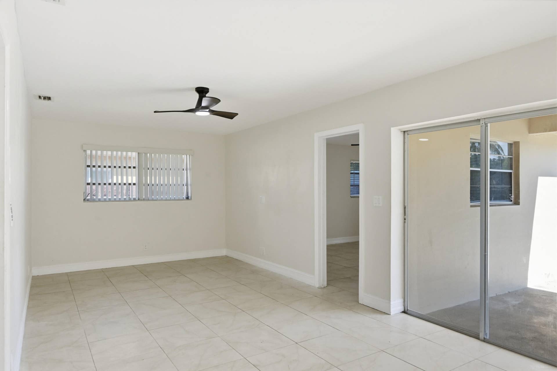 21_family room