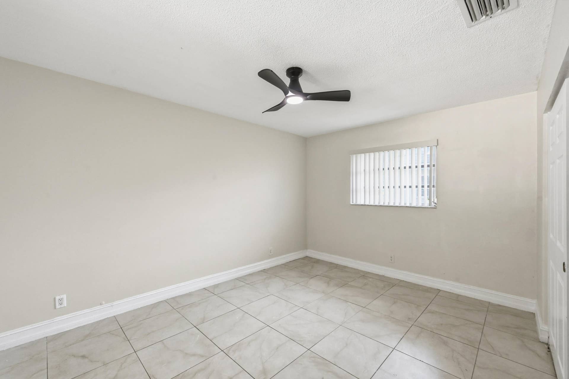 32_bedroom 2