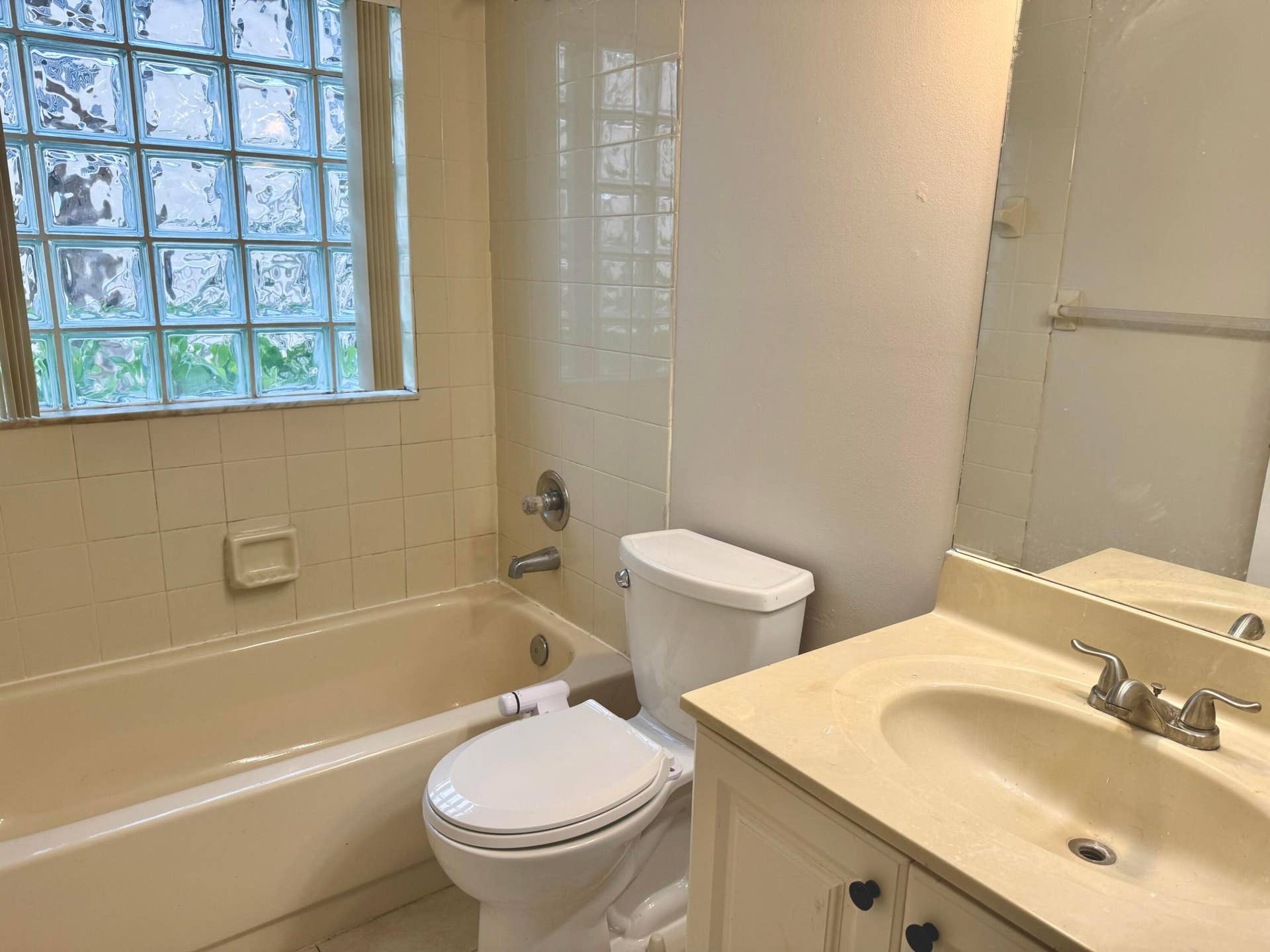 12225 Royal Palm Boulevard, #1P, Coral Springs, FL 33065 Main Bathroom