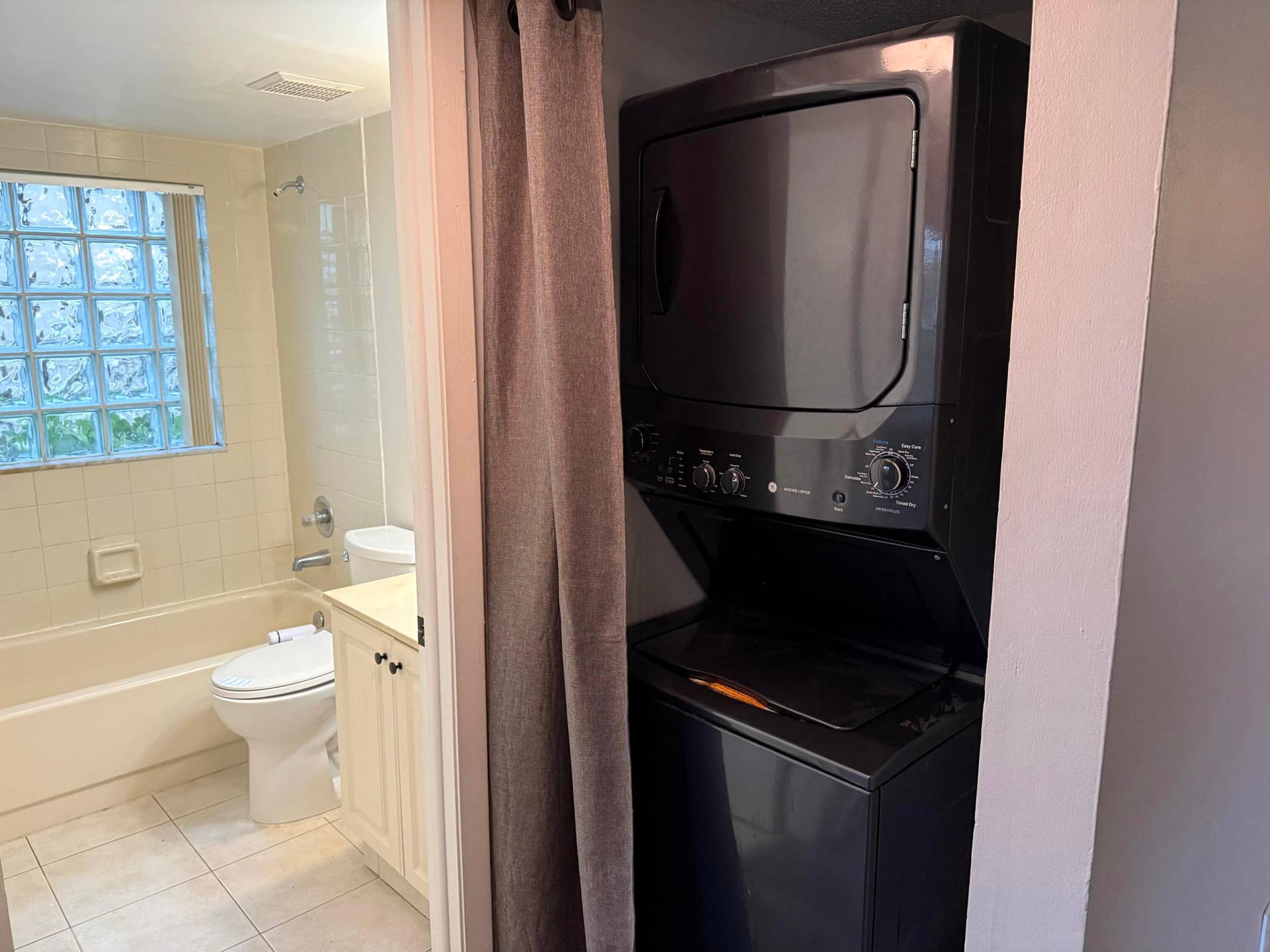 12225 Royal Palm Boulevard, #1P, Coral Springs, FL 33065 Laundry Closet