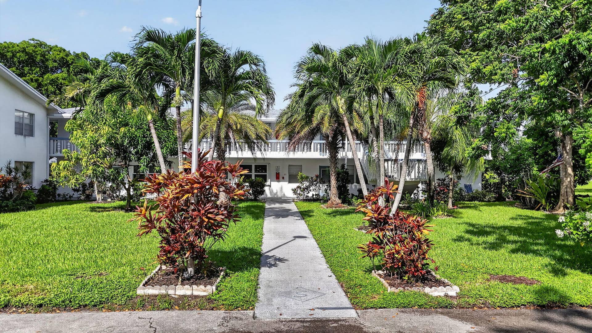 539 Durham S, Deerfield Beach, FL 33442 1-web-or-mls-DJI_20260916223445_0716_D_E