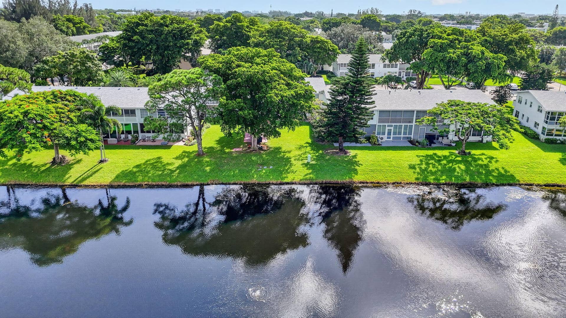 539 Durham S, Deerfield Beach, FL 33442 39-web-or-mls-DJI_20260916223708_0768_D_