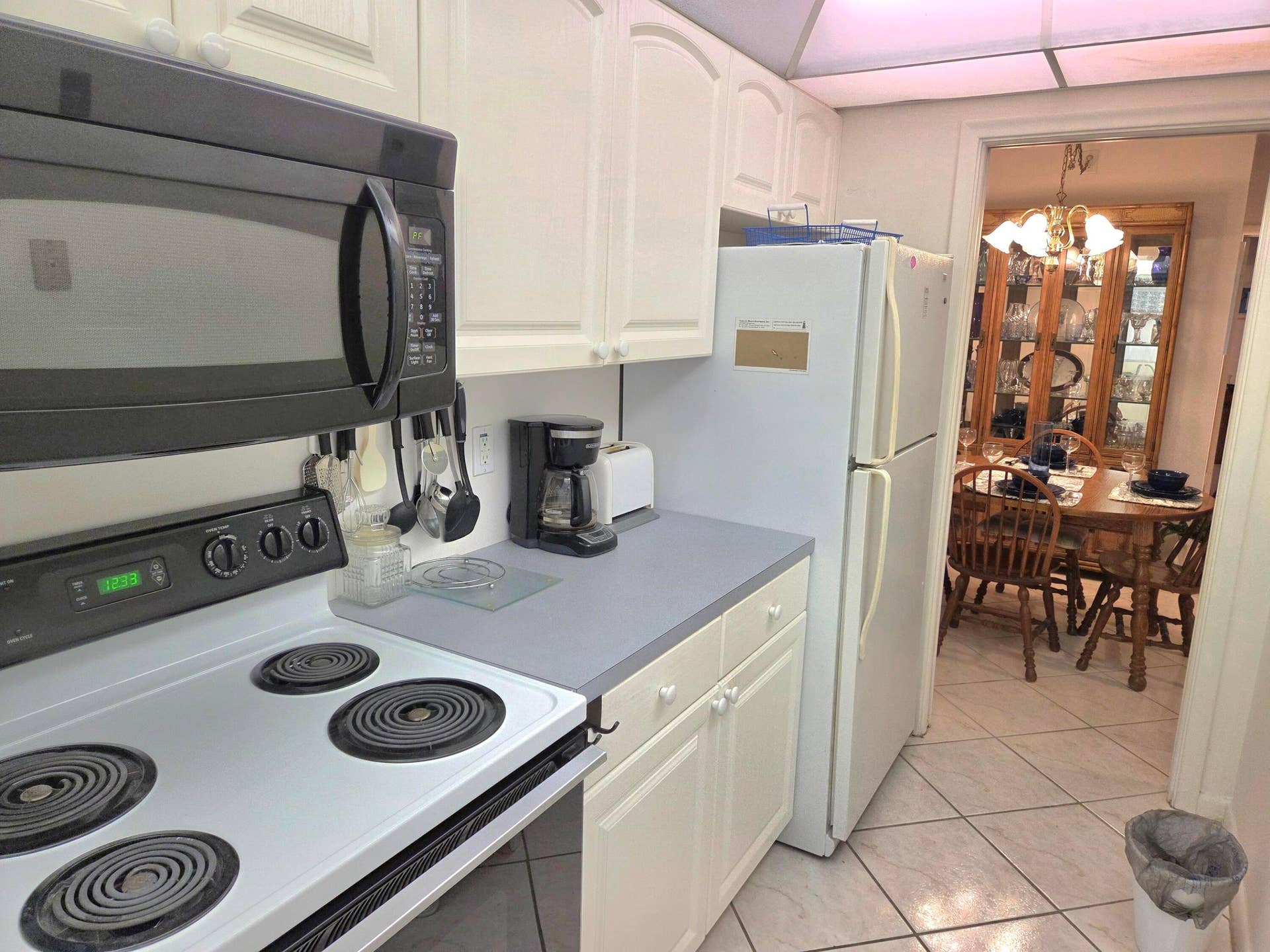2100 NE 38TH Street, #110, Lighthouse Point, FL 33064 Bright Kitchen