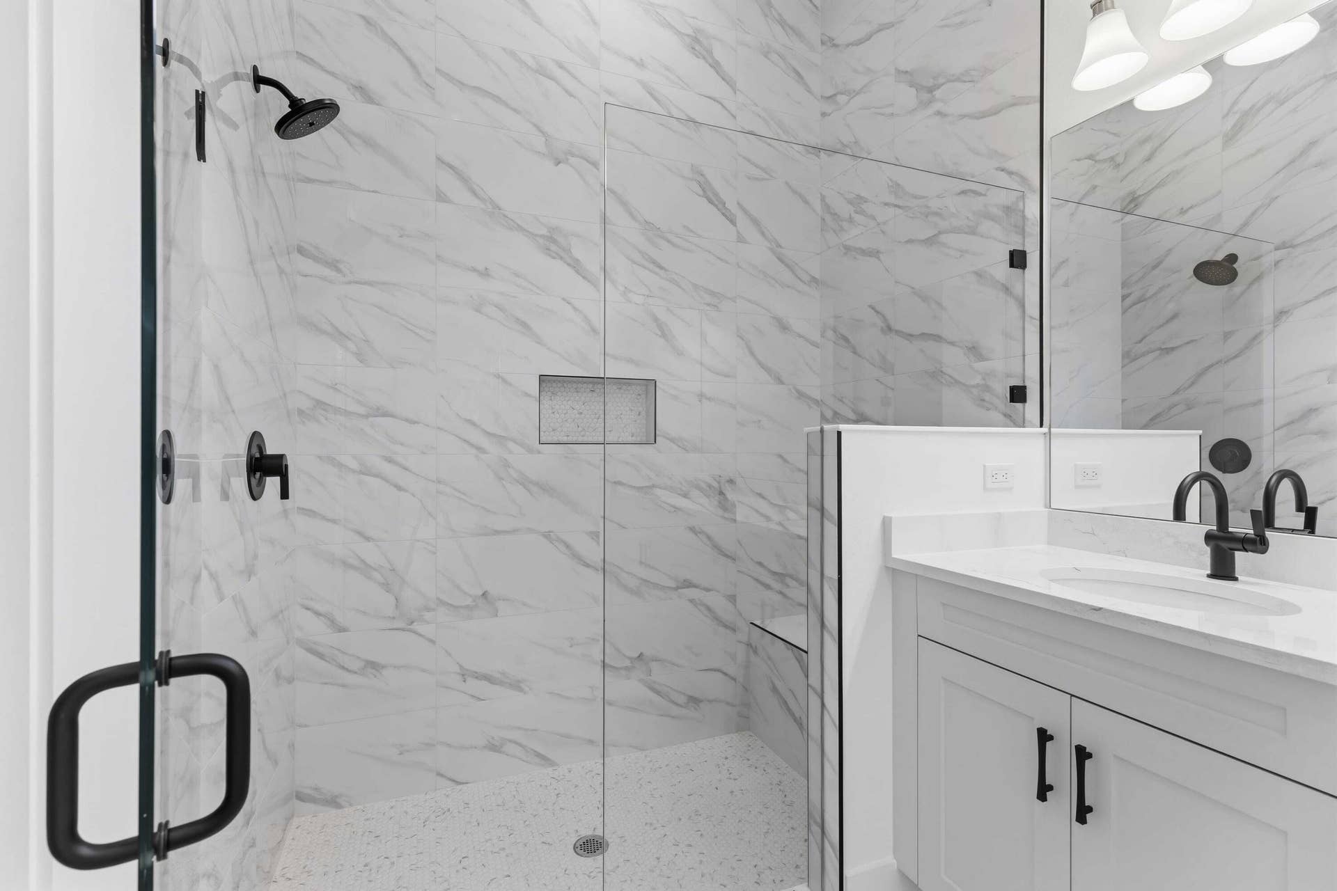 382 SE VIA SANGRO, Port St Lucie, FL 34952 Primary Bath