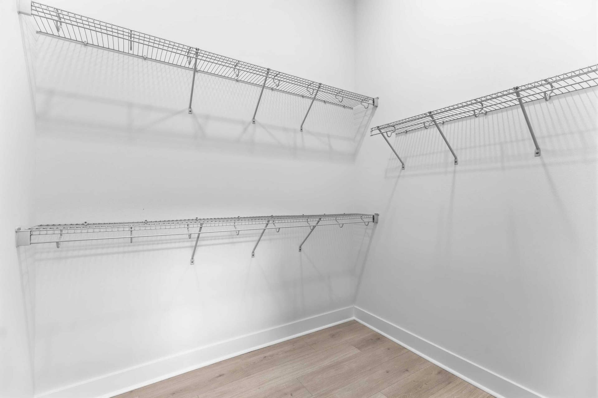 382 SE VIA SANGRO, Port St Lucie, FL 34952 Primary Closet