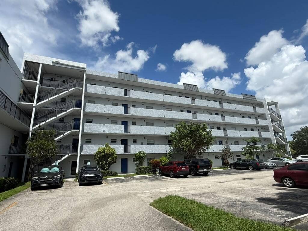 7521 NW 16TH Street, #4407, Plantation, FL 33313 WhatsApp Image 2026-09-16 at 4.30.22 PM