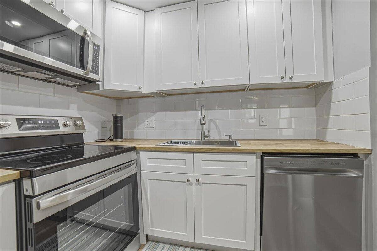 14-Kitchen-B