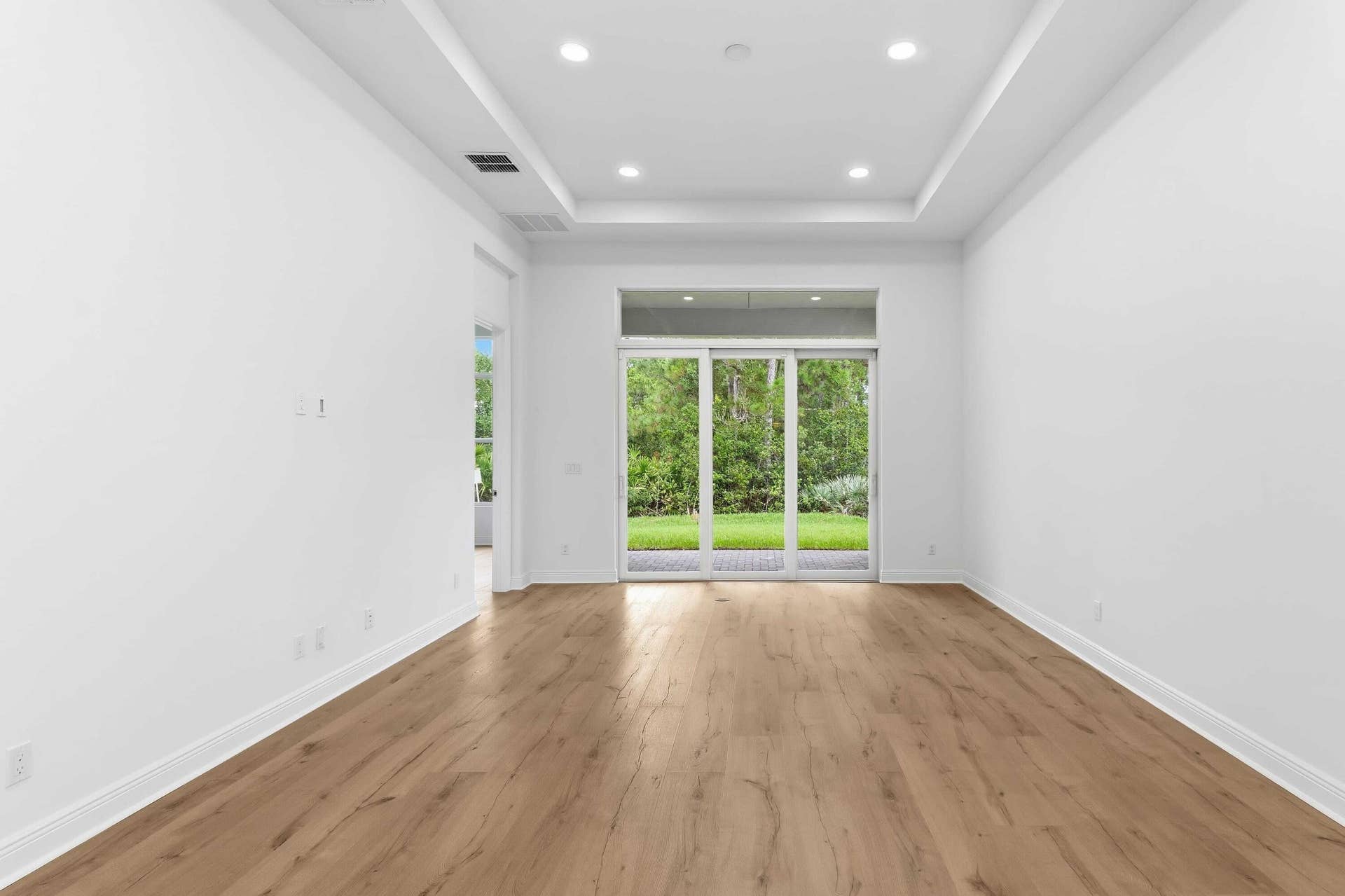 150 SE Cortile Arno, Port St Lucie, FL 34952 150_SE_Cortile_Ave_vacant-05