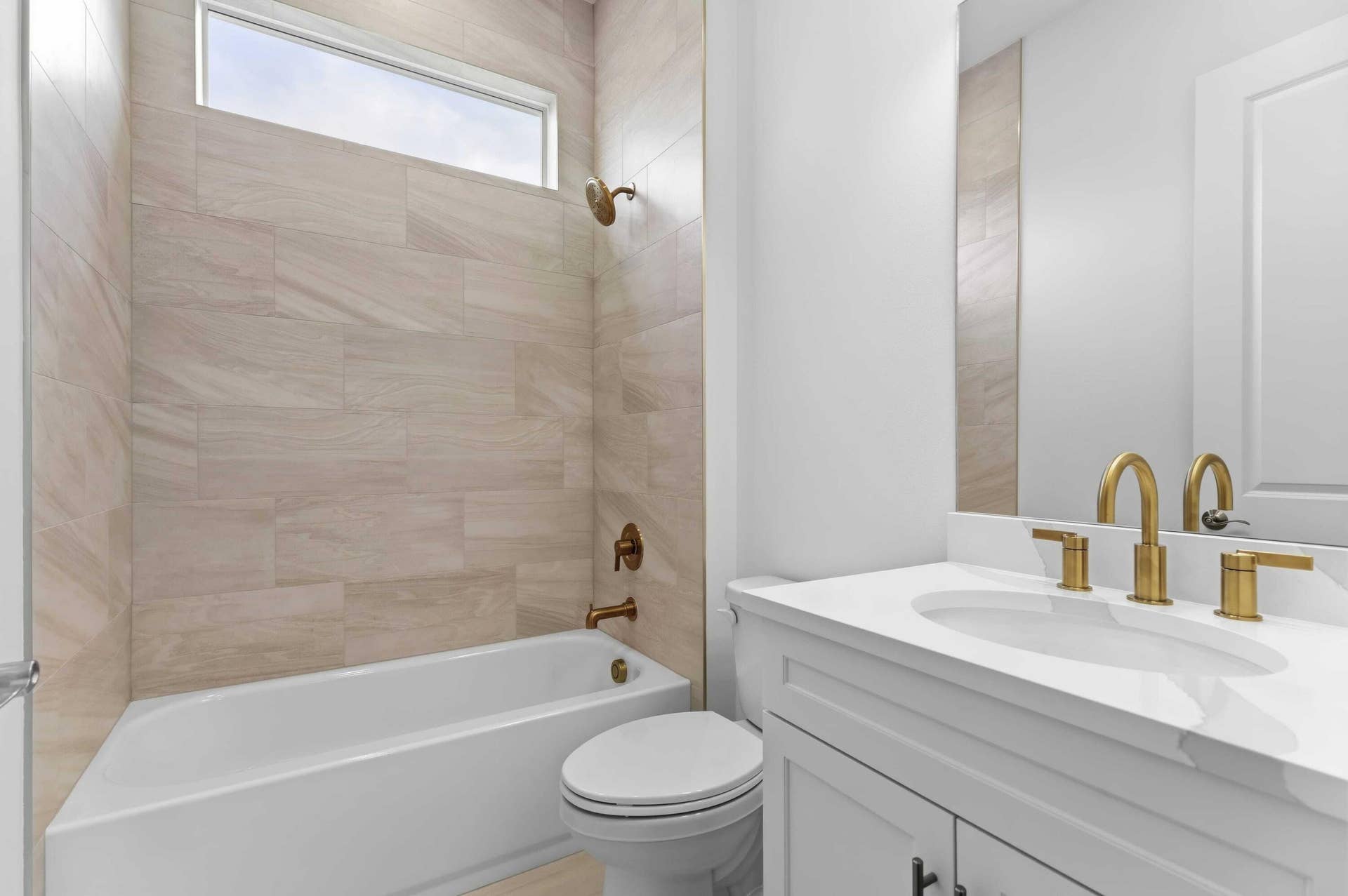 150 SE Cortile Arno, Port St Lucie, FL 34952 Guest Bath 2