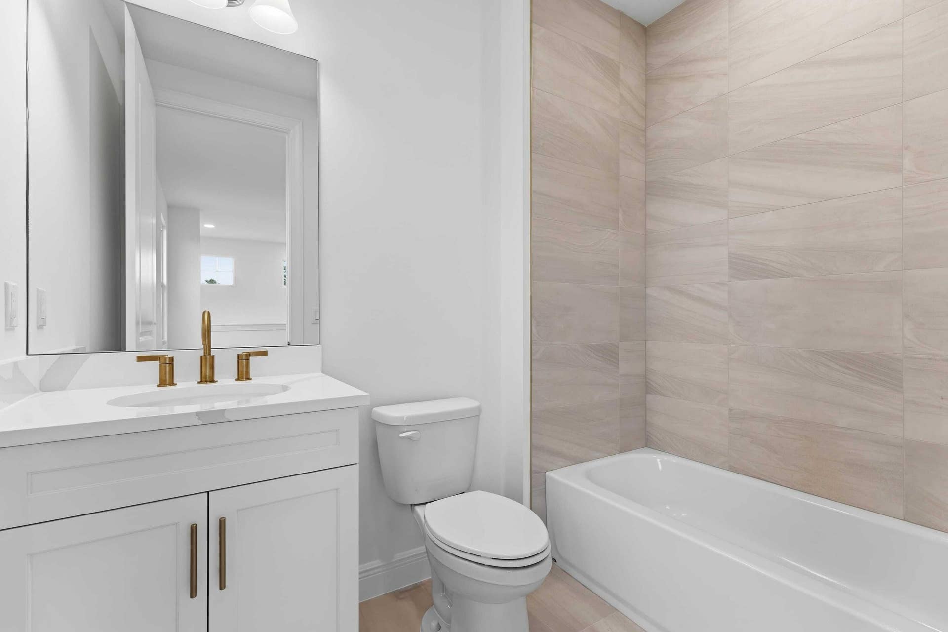 150 SE Cortile Arno, Port St Lucie, FL 34952 Guest Bath 3