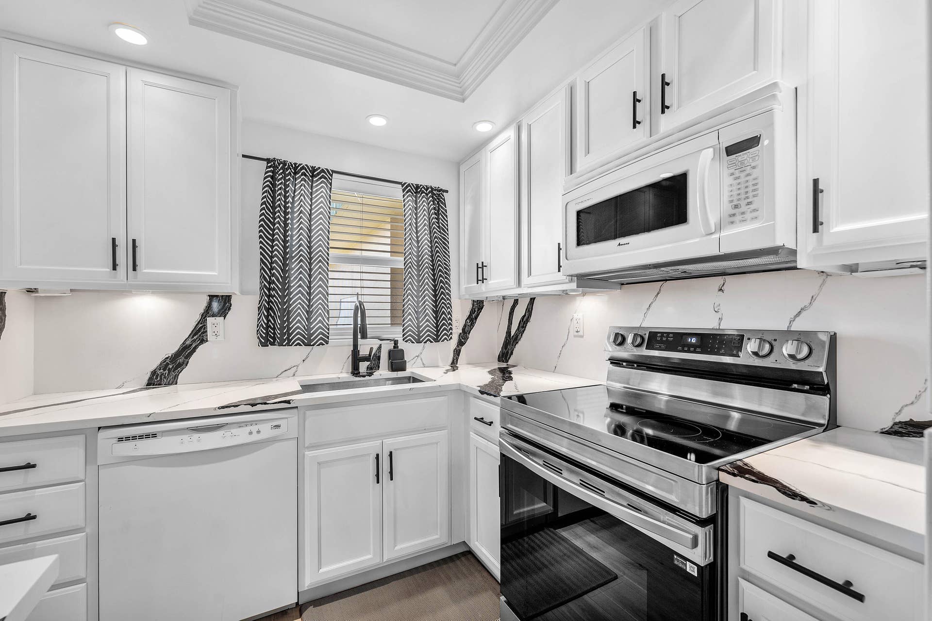806 SE 7TH Street, #408, Deerfield Beach, FL 33441 009-806Southeast7thStreet-408-DeerfieldB
