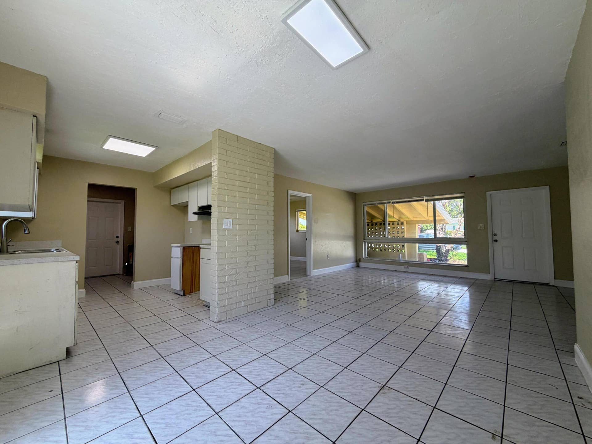 2530 NW 26th Court, Oakland Park, FL 33311 IMG_0188