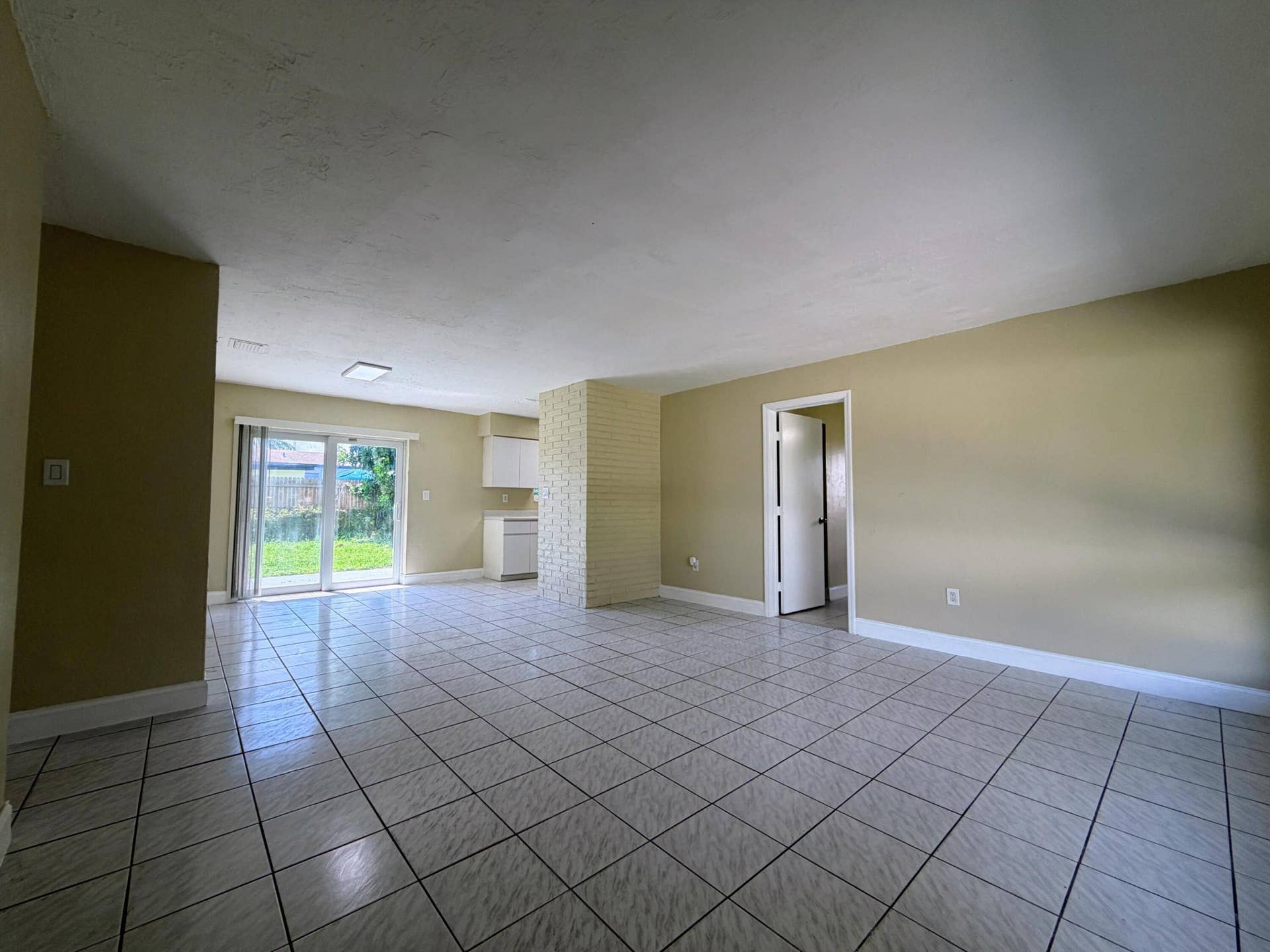 2530 NW 26th Court, Oakland Park, FL 33311 IMG_0185