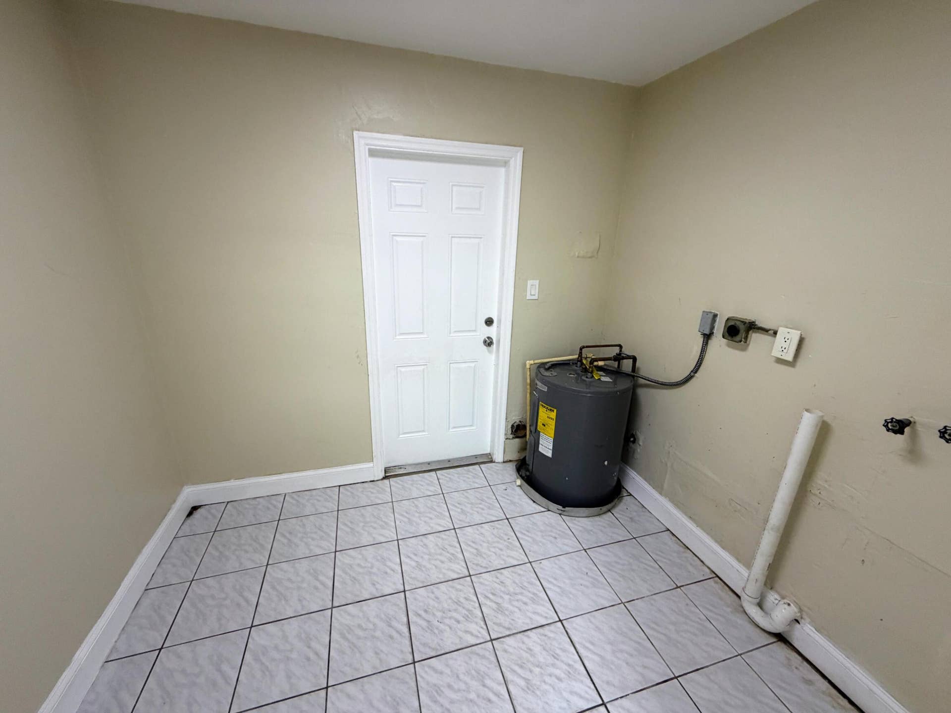 2530 NW 26th Court, Oakland Park, FL 33311 IMG_0193